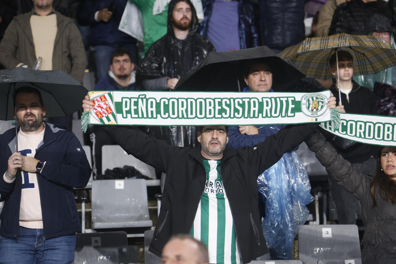 Las mejores fotos del ambiente en El Arcángel para el Córdoba CF - Deportivo