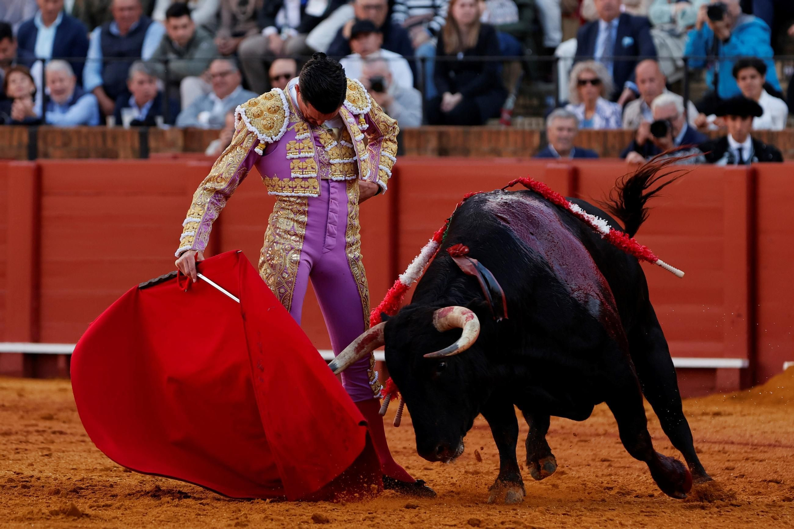 Las fotos de la corrida de David Galván, El Fandi y Ginés Marín en la Maestranza