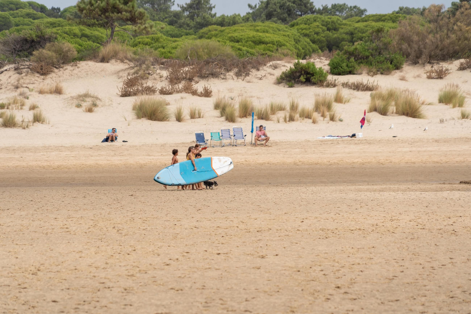 La mañana nublada en las playas de El Portíl
