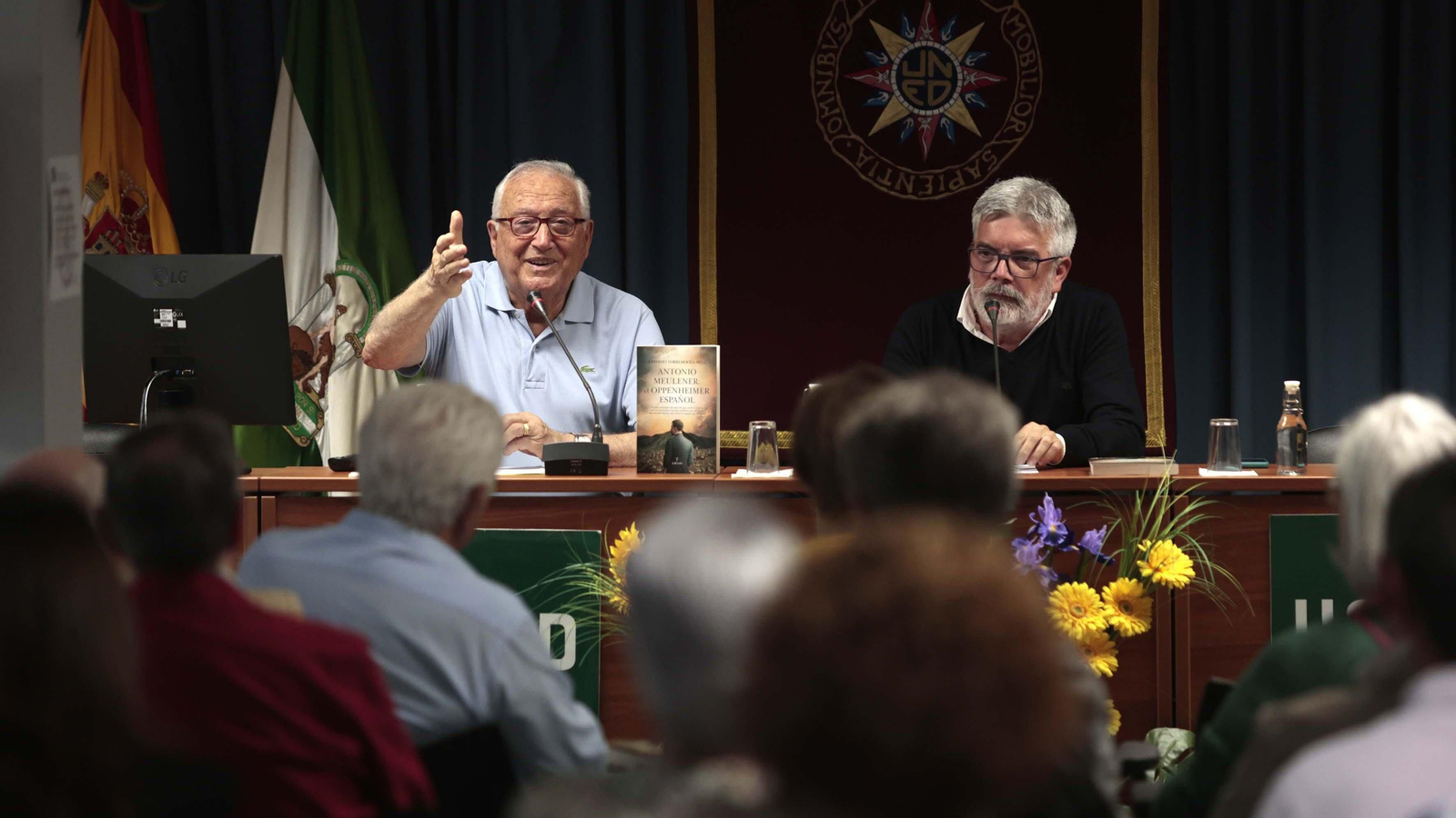 "Fotos de la presentación del libro 'Antonio Meulener: el Oppenheimer español' de Antonio Torremocha"