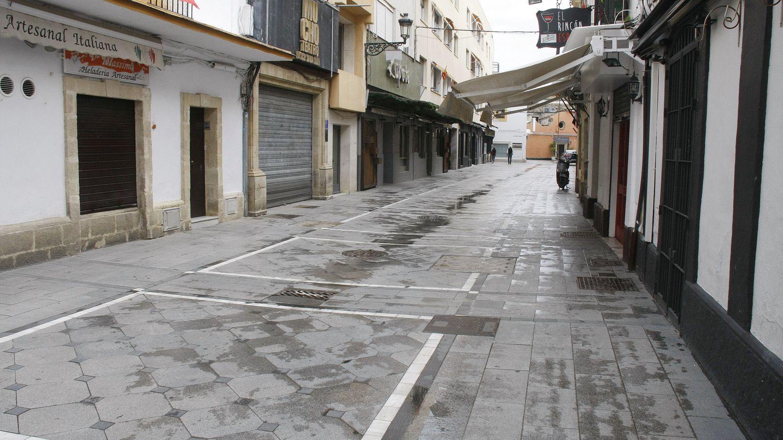 Una imagen de la calle Misericordia esta mañana.