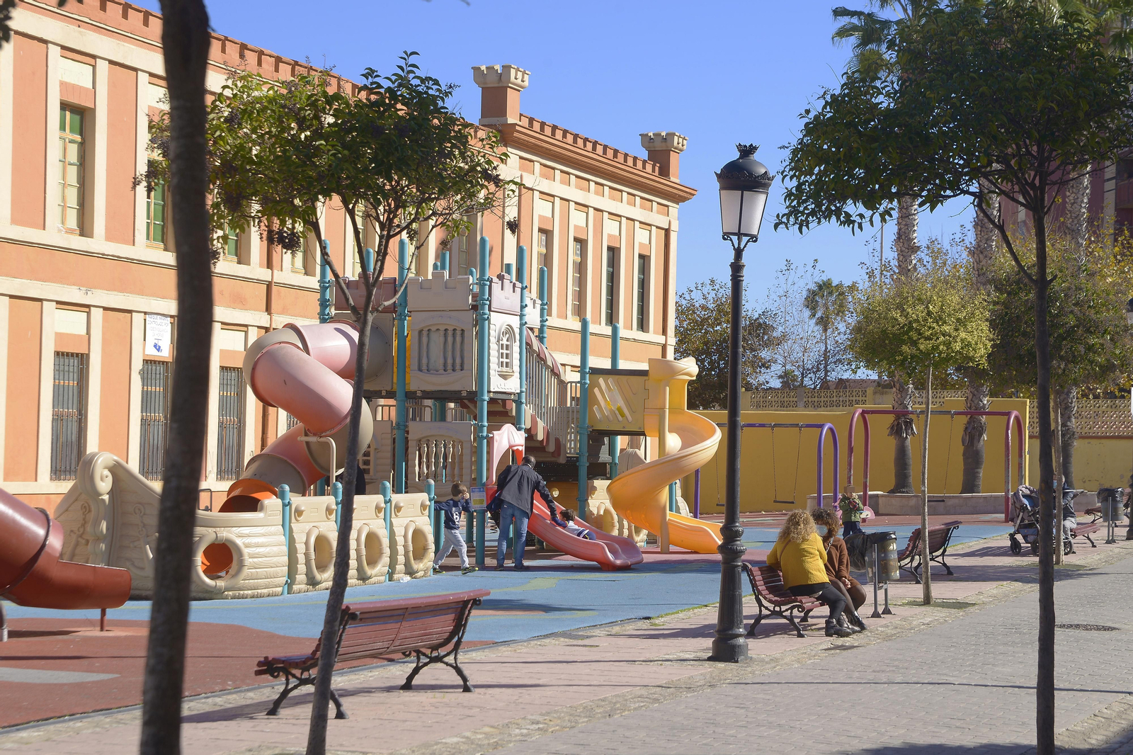 Fotos de ambiente de las calles en La Línea