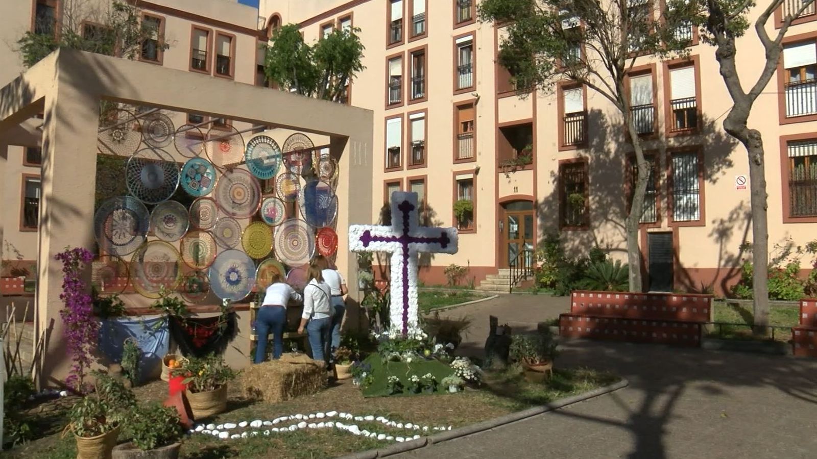 Cruz de mayo de los vecinos de Julián besteiro