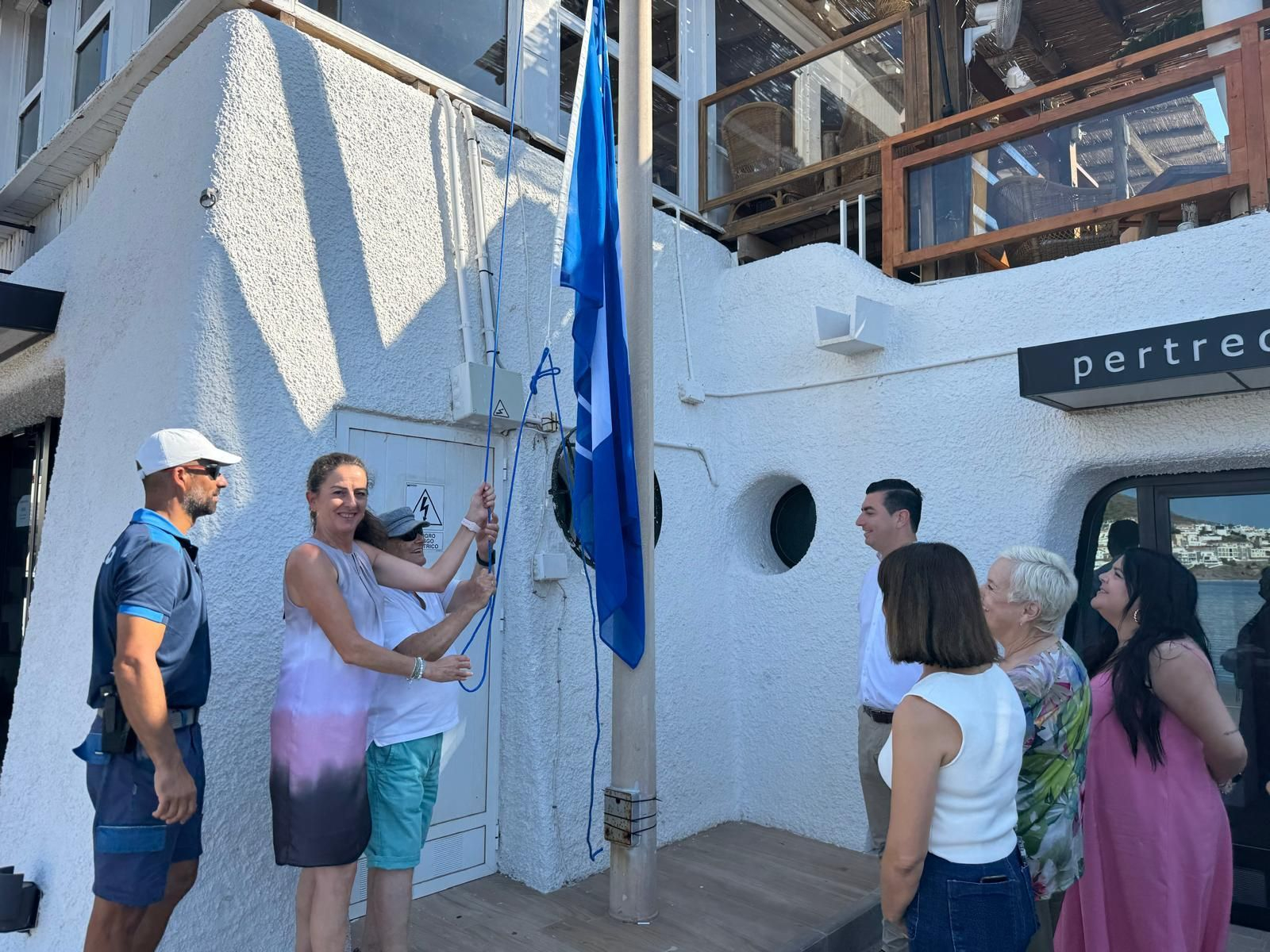 Izado de bandera en el Puerto San José. Izado de bandera en el Puerto San José.