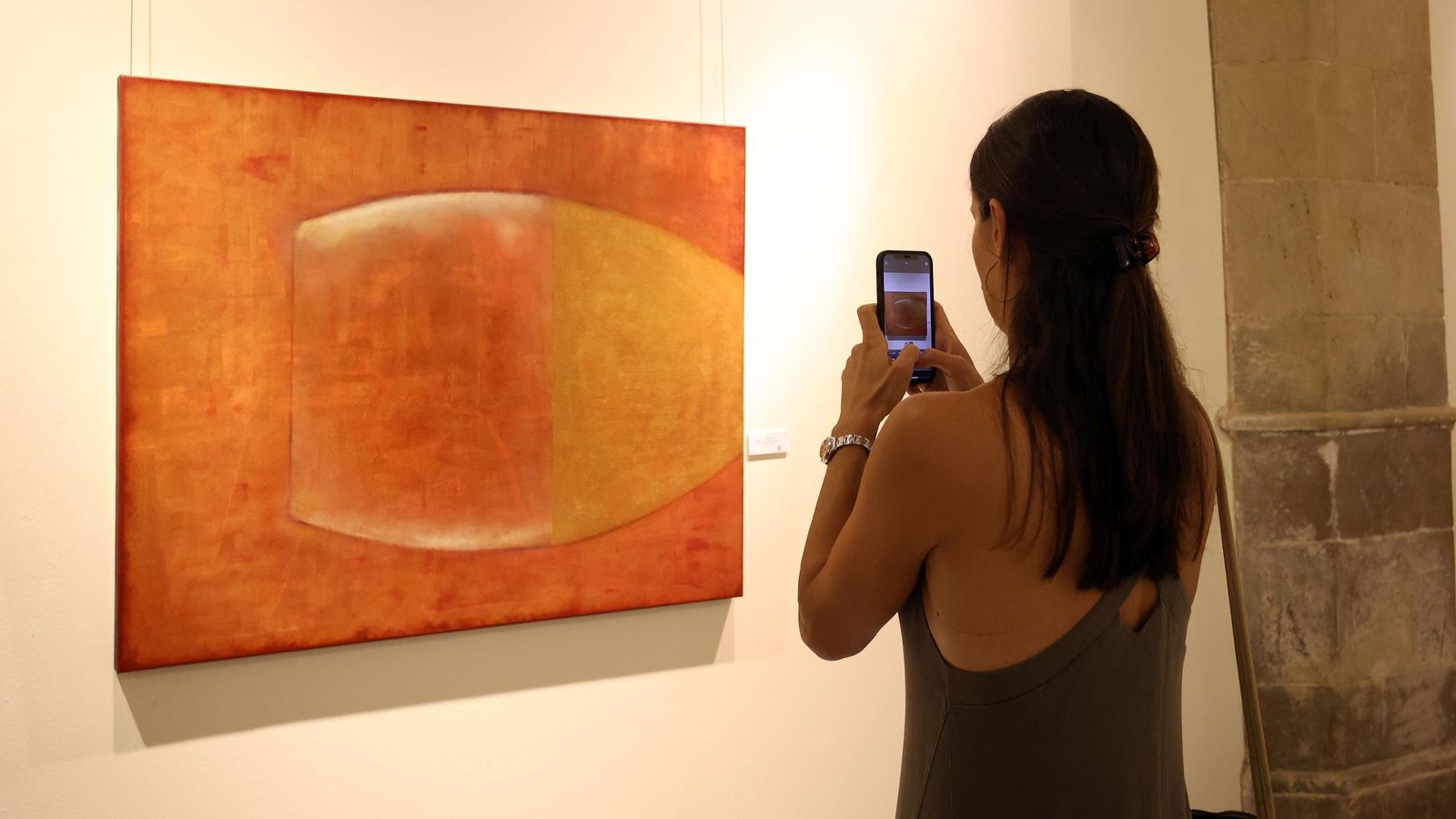 Imágenes de la exposición ‘Cádiz, viento, mar y vino’ de la artista Mariola Naranjo en los Claustros de Santo Domingo de Jerez