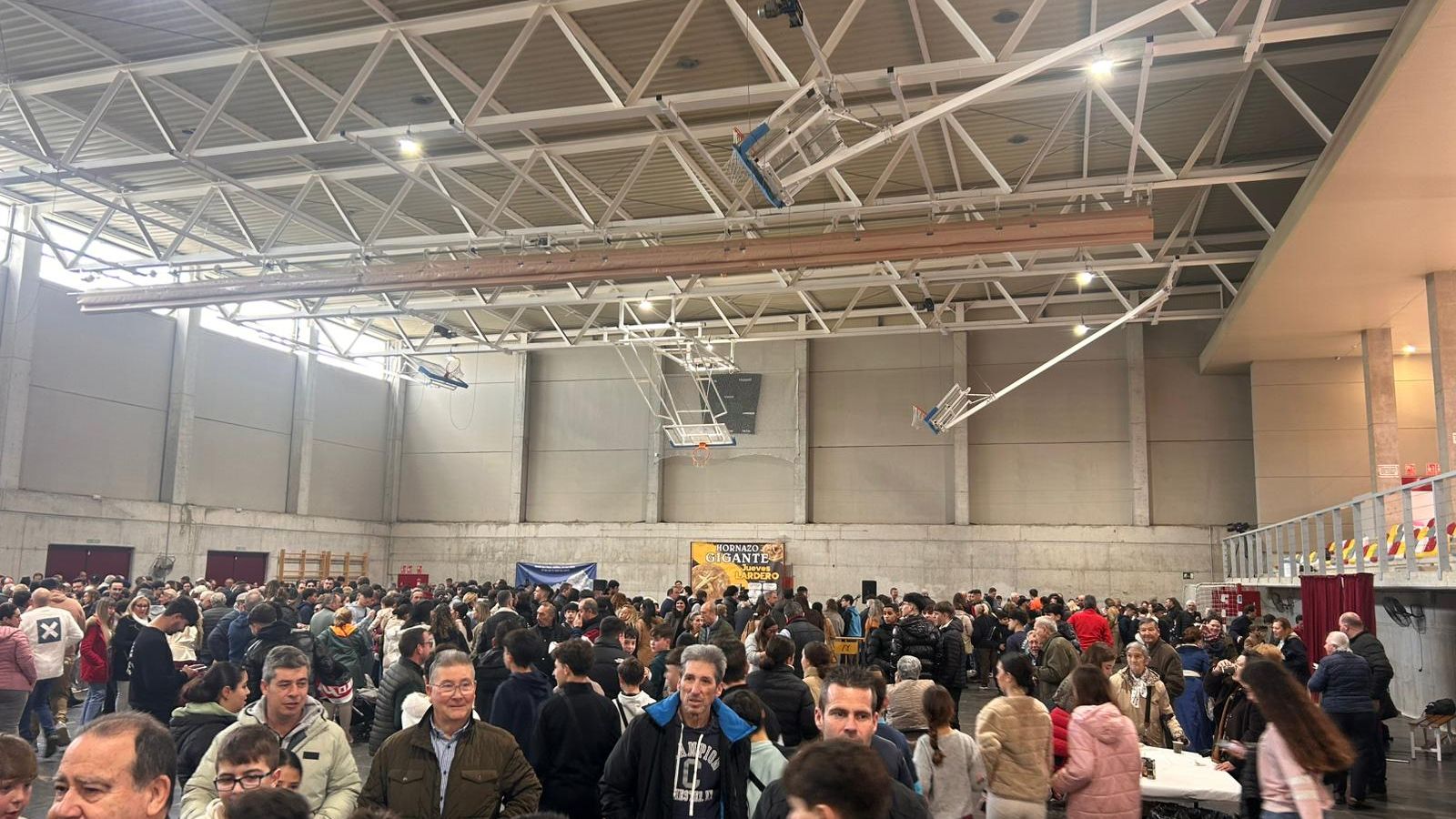 El pabellón de Fernán Núñez, lleno.