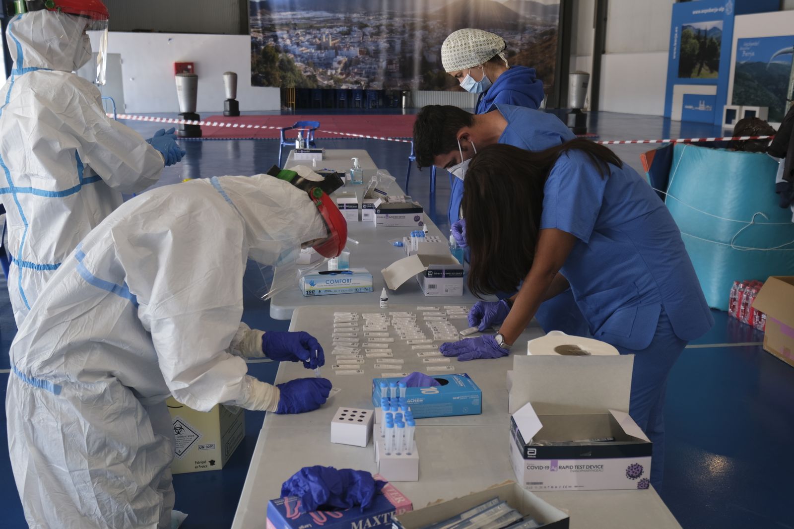 Fotogalería cribado test antígenos COVID-19 en Berja. Almería