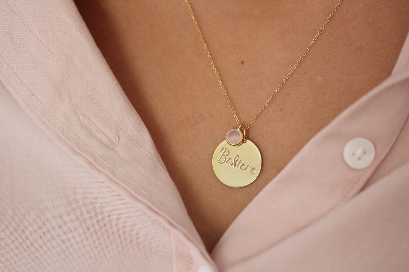 Imagen del colgante confeccionado para la ocasión.