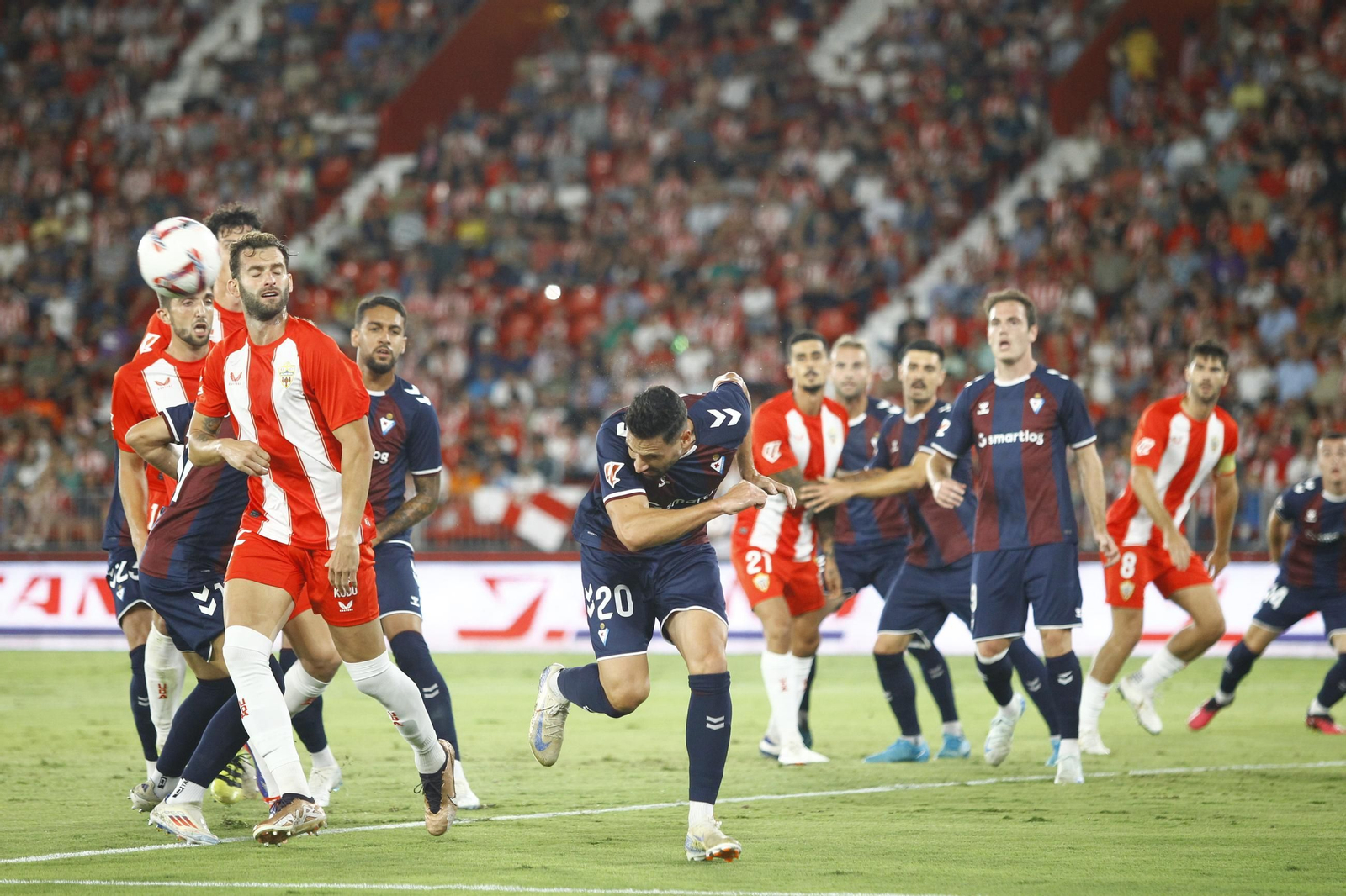 Las imágenes del partido de fútbol U.D. Almería-S.D. Eibar