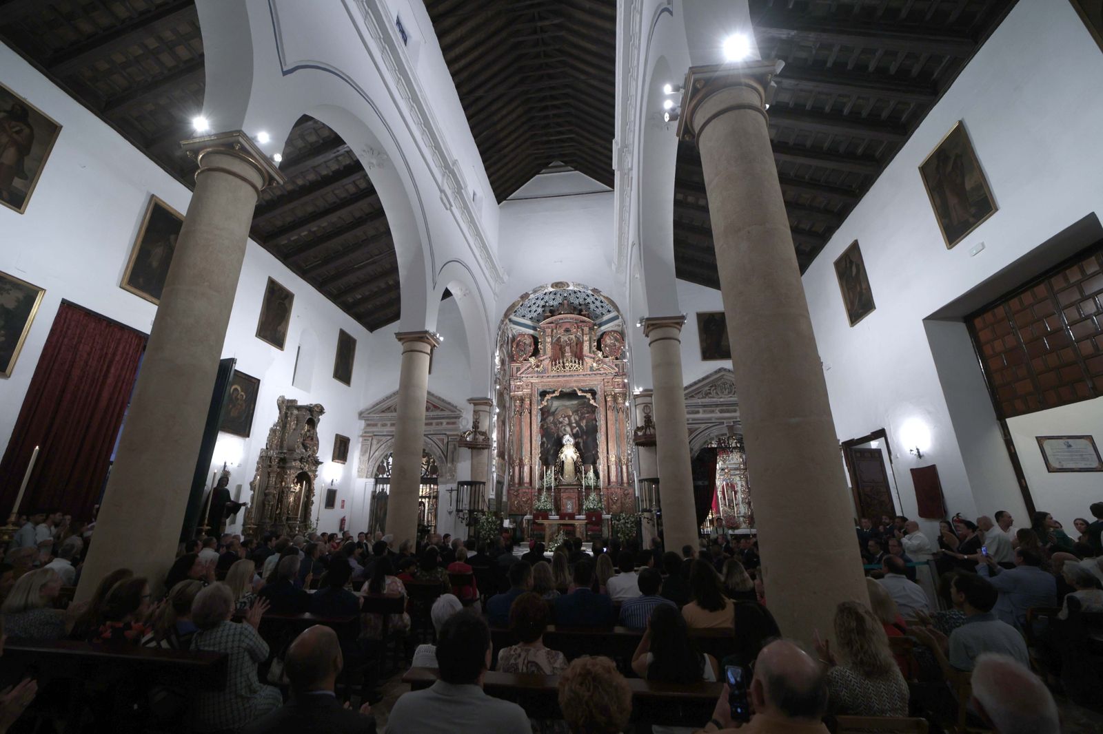 Imágenes de la reapertura de la iglesia de Santiago