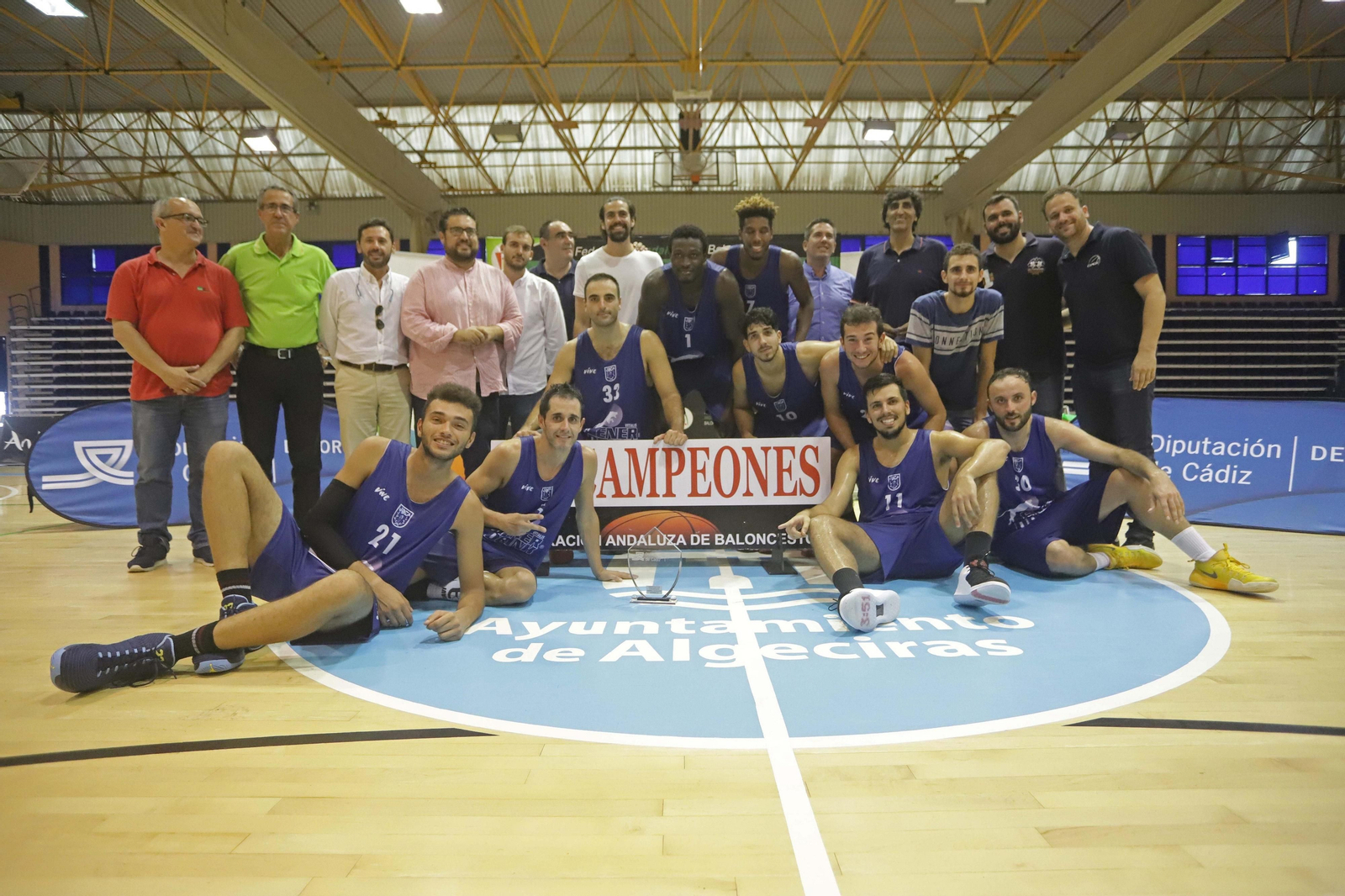 Miki Ortega, héroe y villano