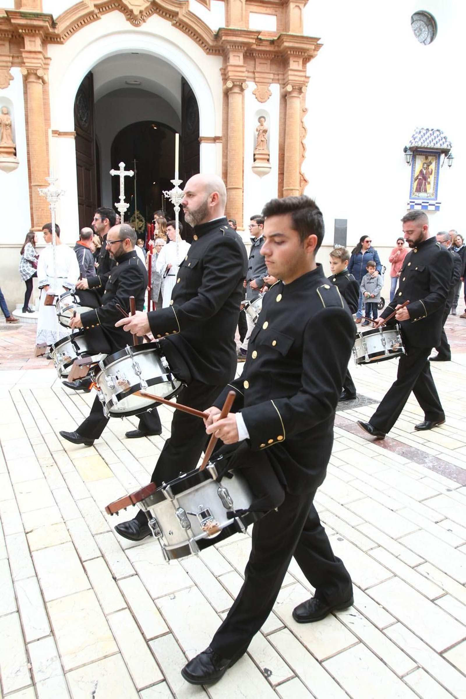 Procesión Solemne  de la Hermandad de La Vera Cruz, con el Santísimo Sacramento.