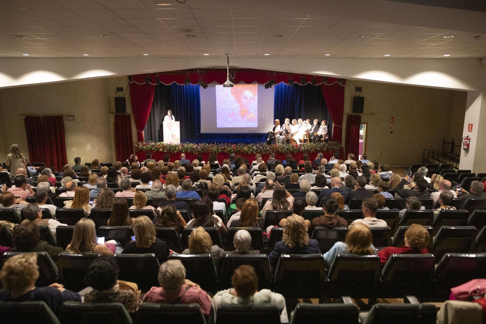 Las mejores imágenes del reconocimiento a nueve mujeres en los Premios María Lejárraga