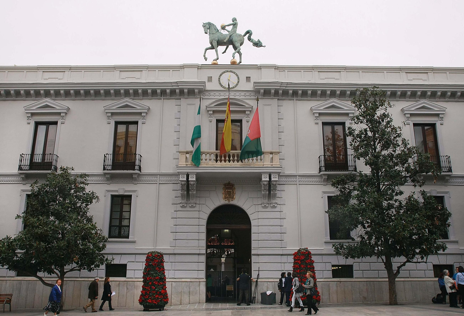 Imagen de archivo del edificio del Ayuntamiento de Granada Imagen de archivo del edificio del Ayuntamiento de Granada