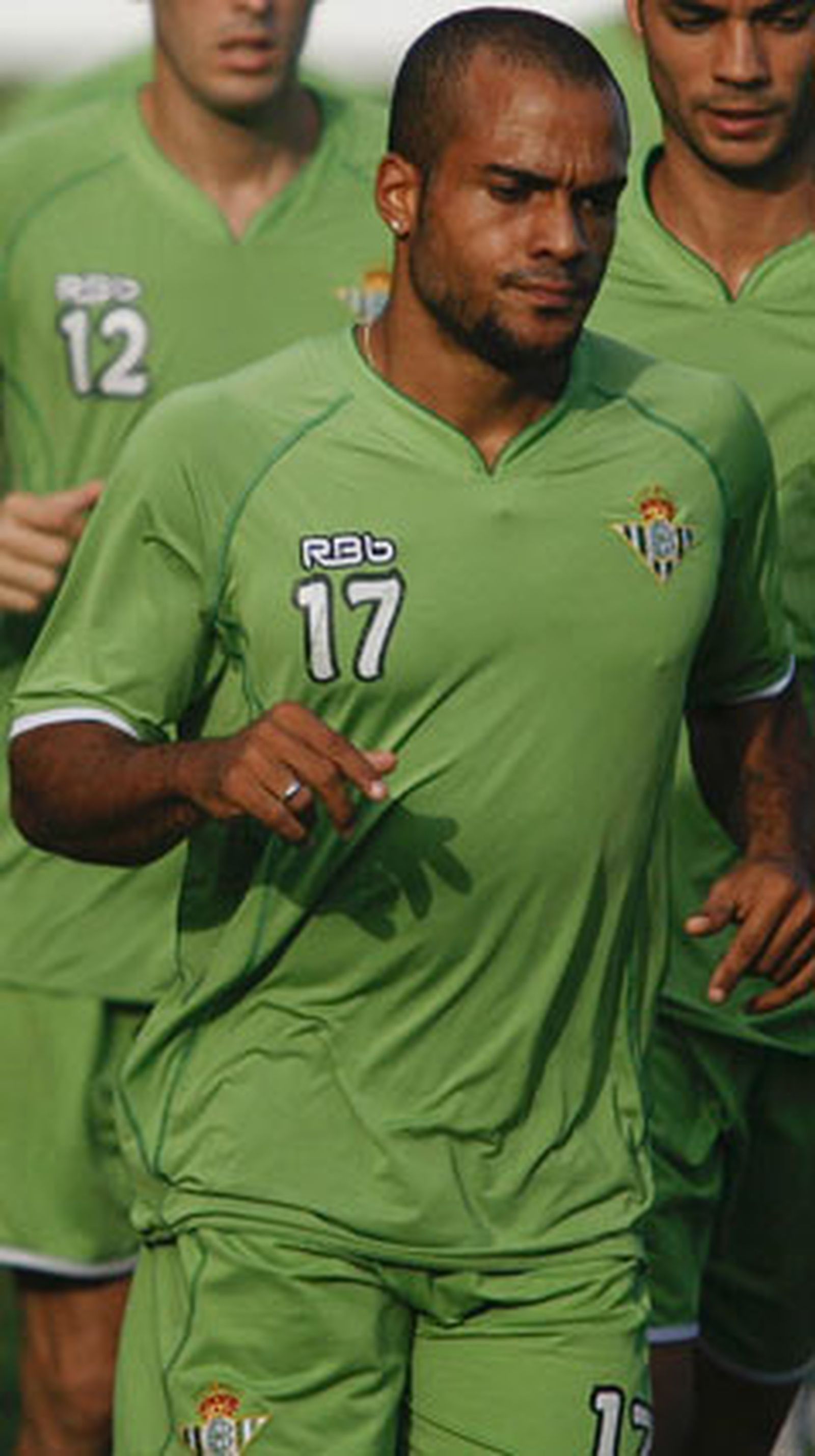 ODONKOR (medio)
Edad:25 años
Tempo. Club:3ª
Goles en la 08-09:0
Contrato hasta:2011

Foto: Diario de Sevilla