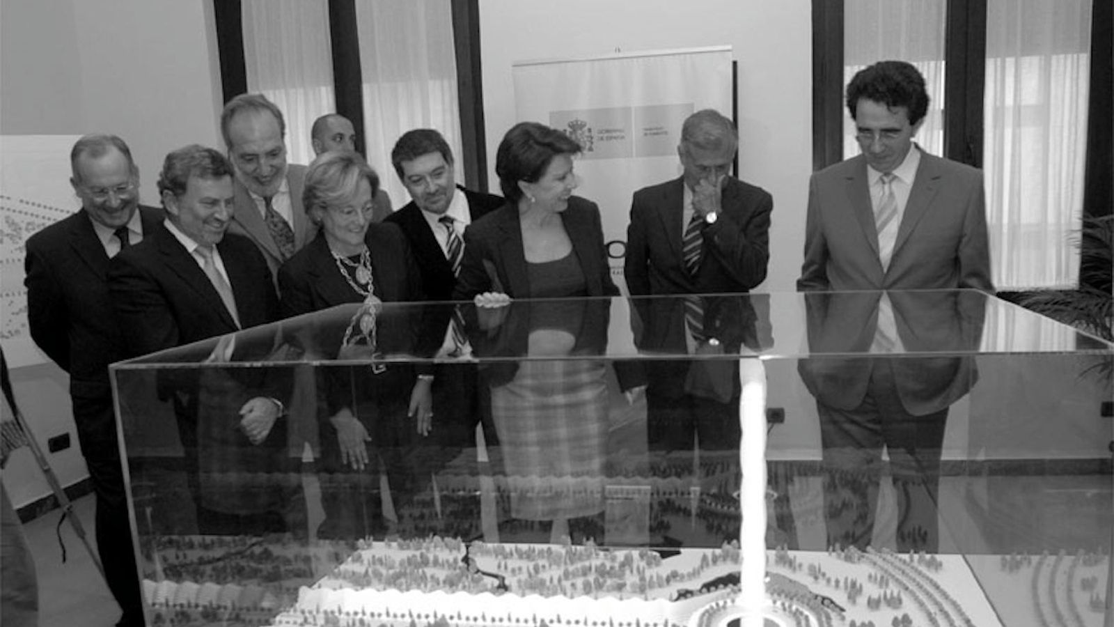 Presentación de la maqueta de estación del AVE de Calatrava, con su torre de más de 350 metros. Un hito.