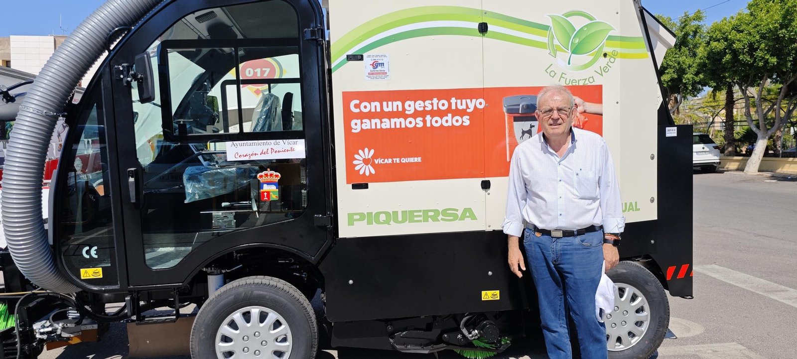 Nueva maquinaria incorporada al servicio de limpieza de Vícar.