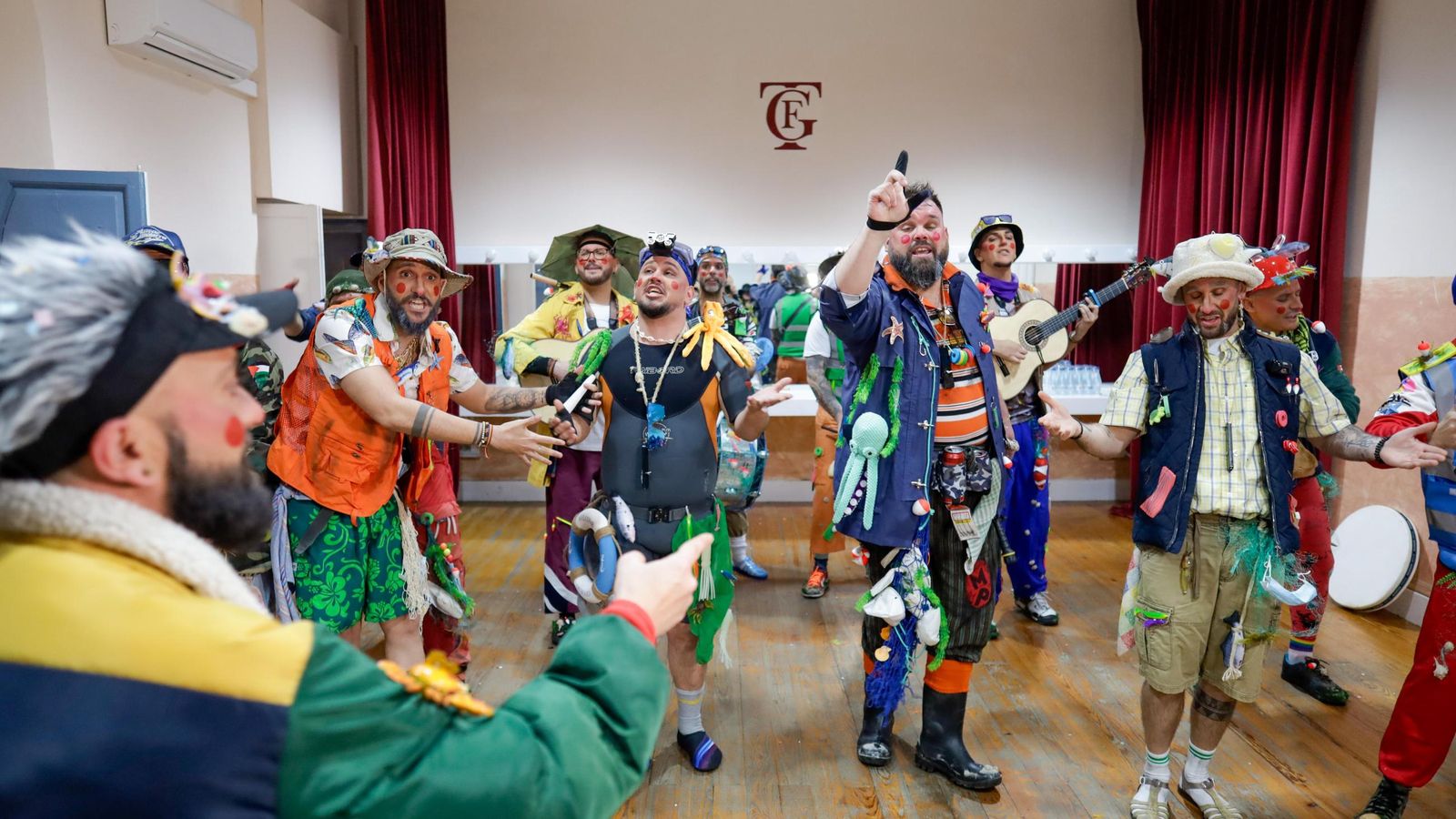 Búscate entre las mejores imágenes de la décima sesión de preliminares del COAC 2025