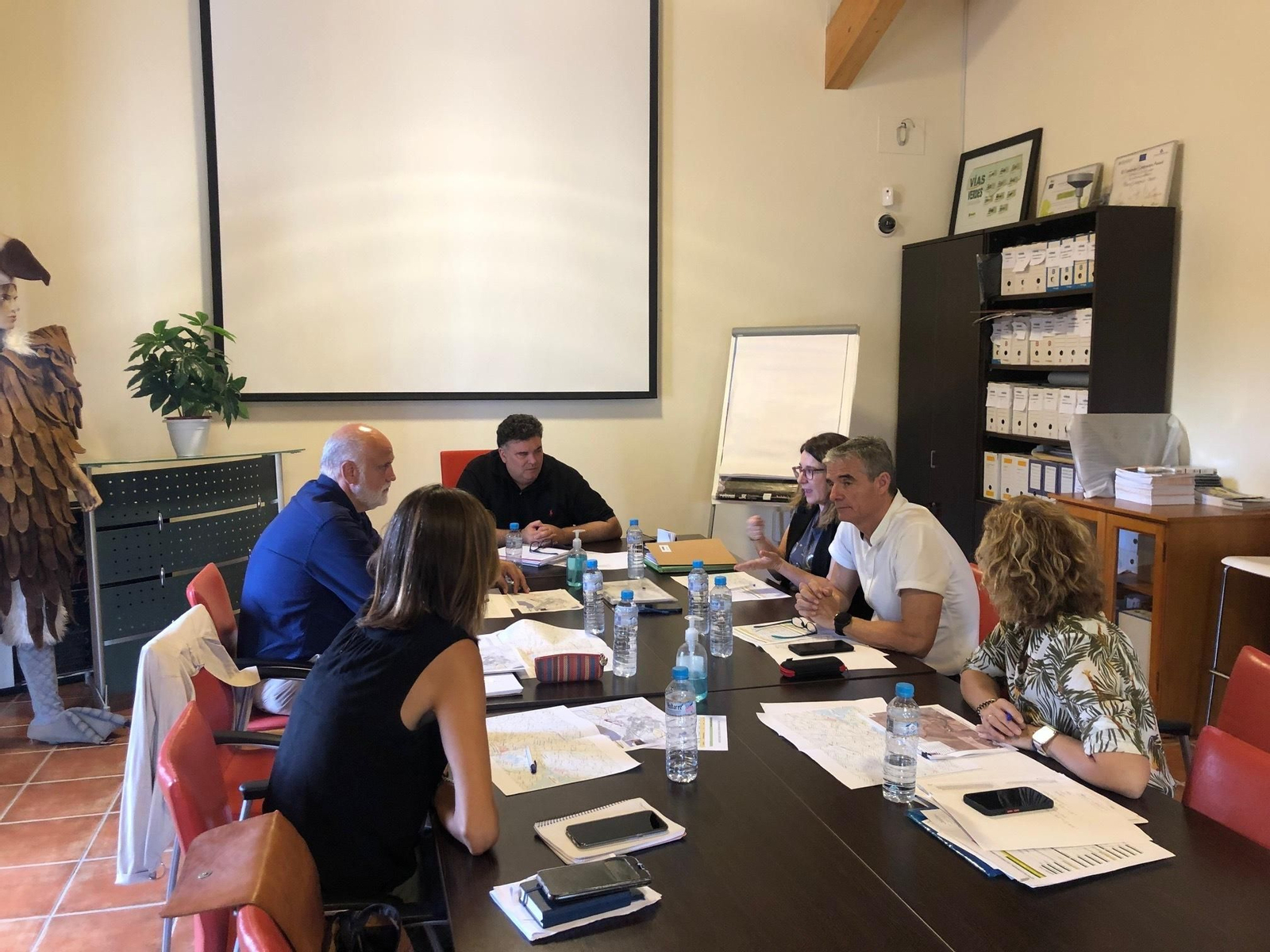 Reunión en la Fundación con Javier Vidal e Isidoro Gambín.