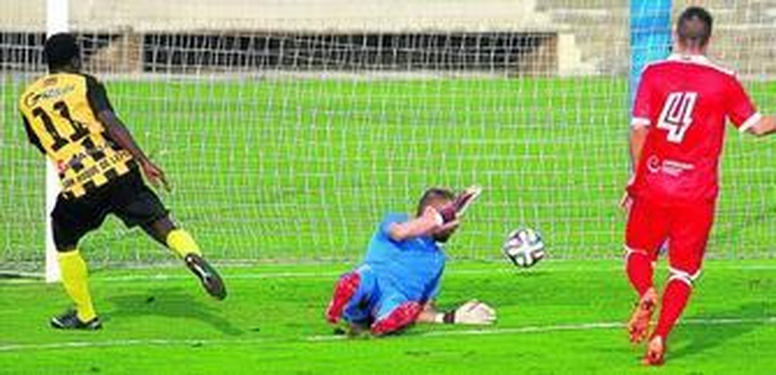 Keita, que no pudo estar la pasada jornada con el conjunto aurinegro en Jaén, vuelve a la convocatoria para darle más potencial al juego ofensivo del conjunto lepero.