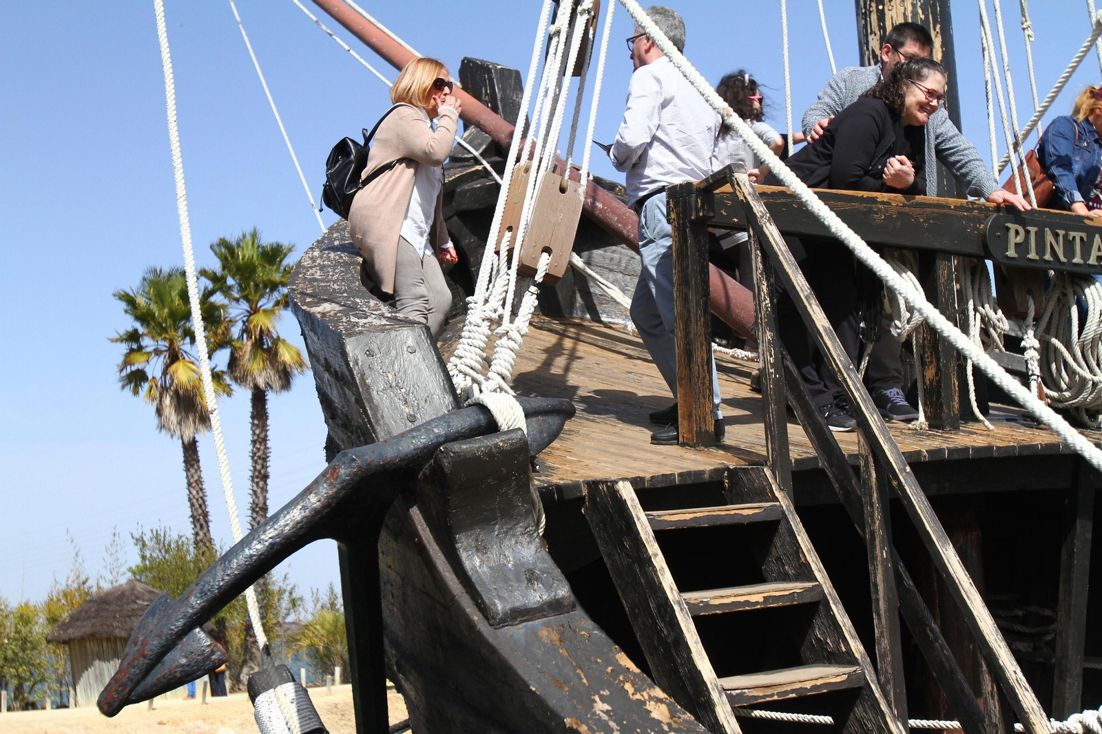 Imágenes del día de puertas abiertas en el muelle de las Carabelas