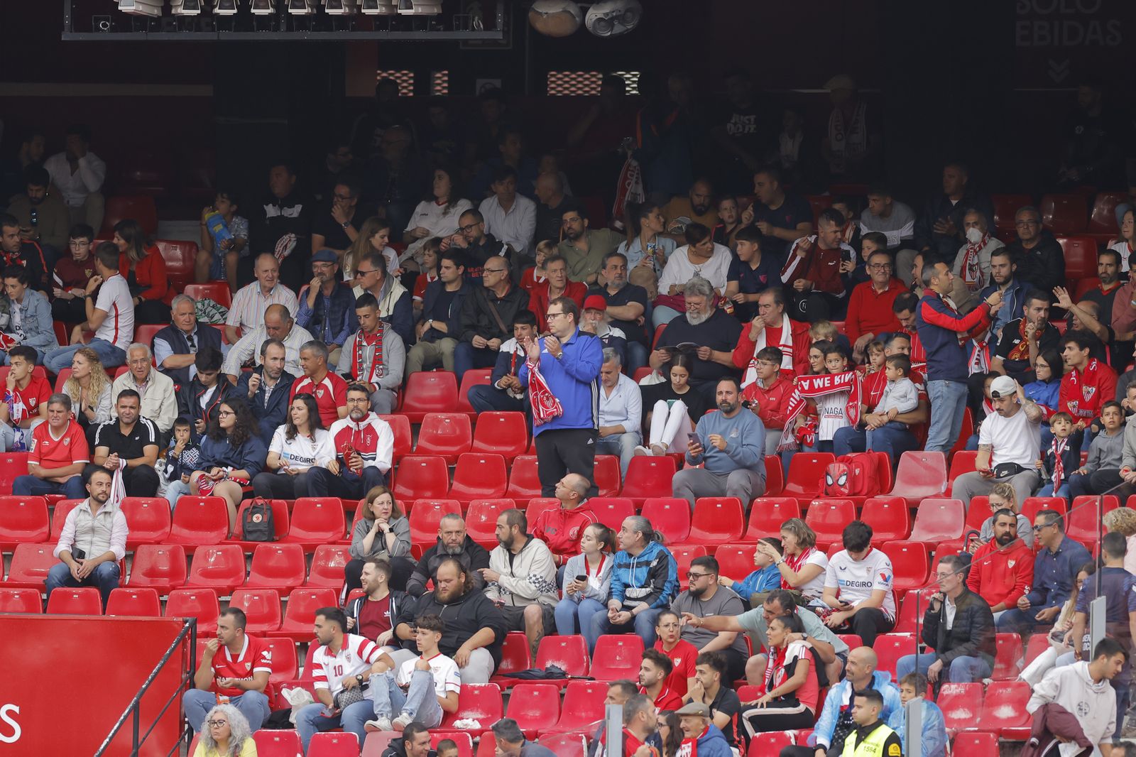 Búscate en las fotos del Sevilla-Madrid