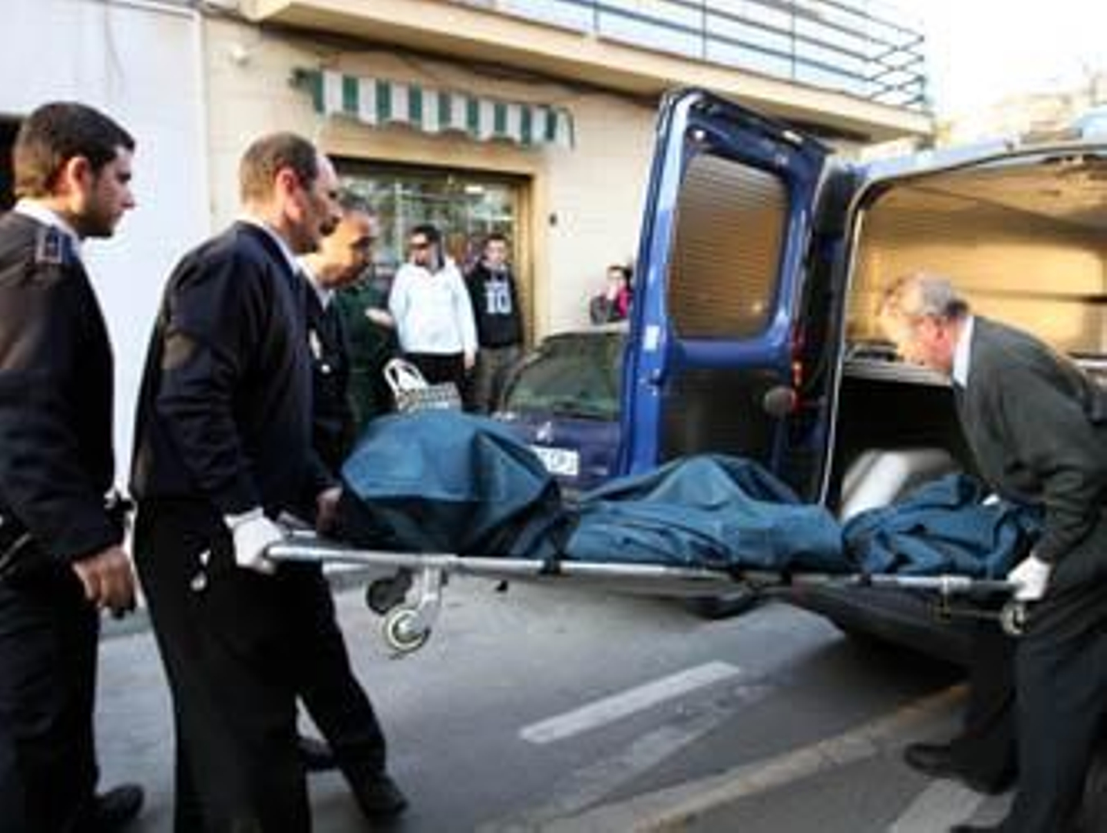 Muere una joven en Granada de varias puñaladas en el pecho