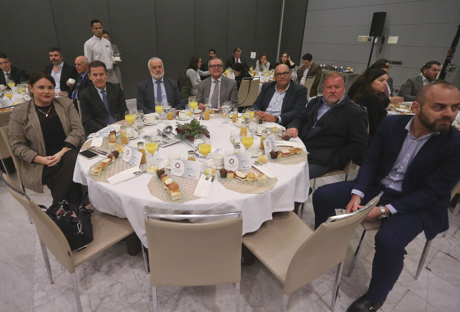 El Foro Joly Unicaja Banco con la consejera de Empleo de la Junta de Andalucía en imágenes