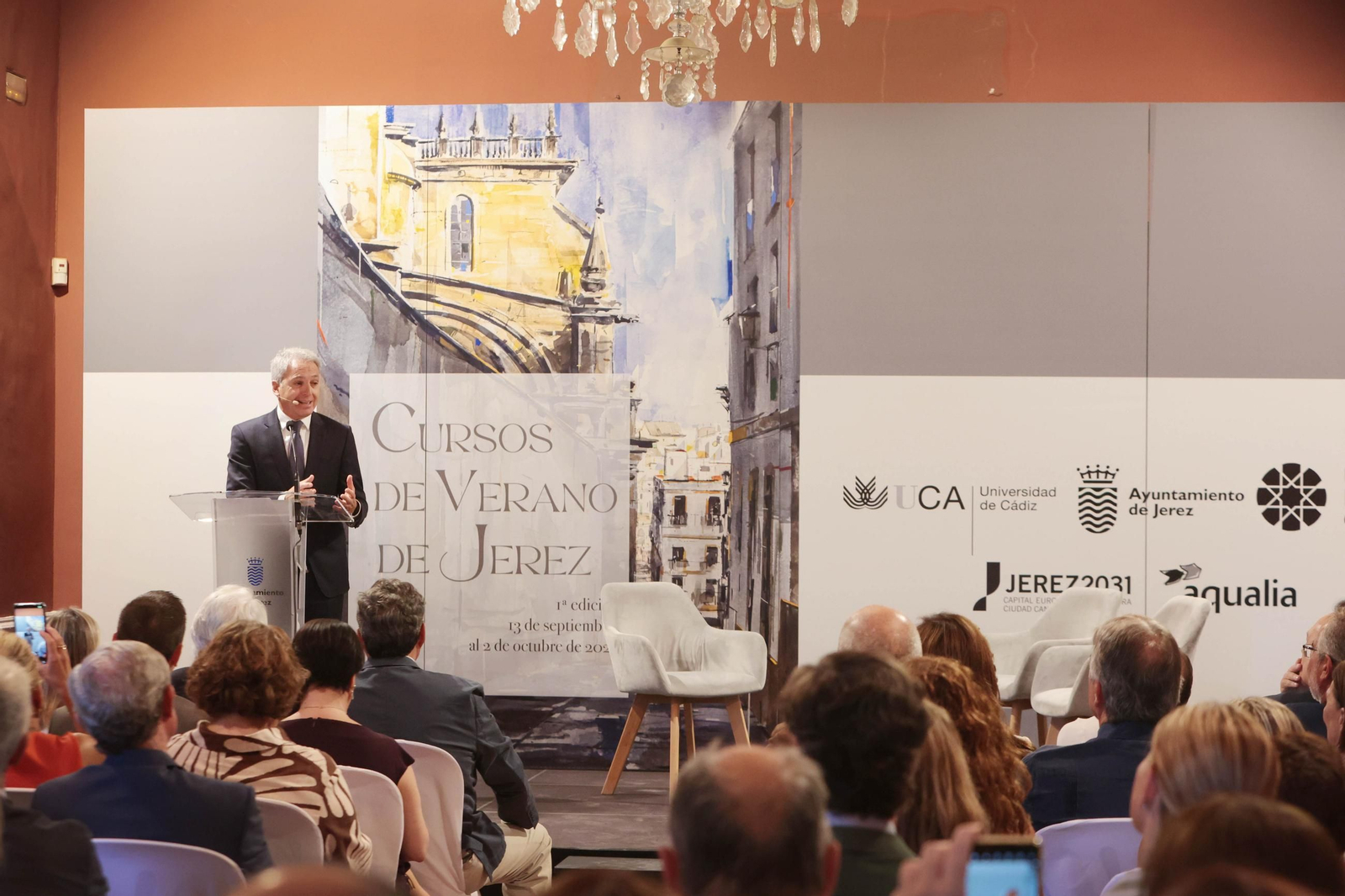 Un instante de la conferencia de Vicente Vallés este sábado en el Alcázar.