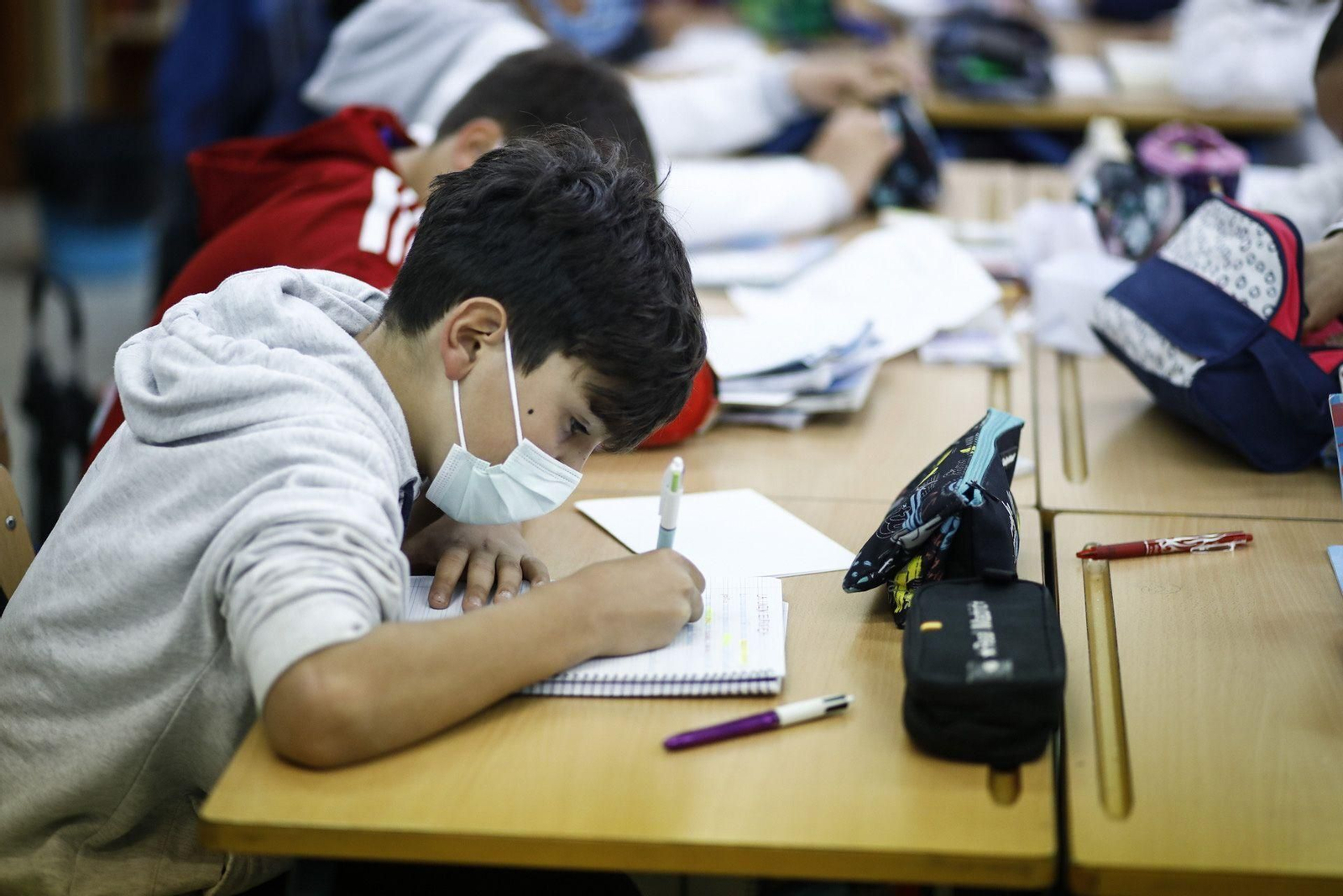 Alumnos, esta mañana, en el CEIP Fuentenueva de Granada.