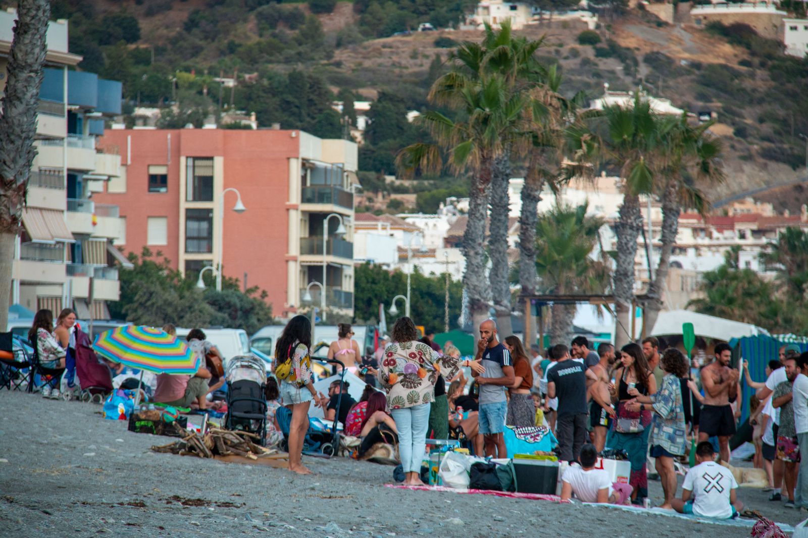 La Costa Tropical saborea la magia de la noche de San Juan, en imágenes