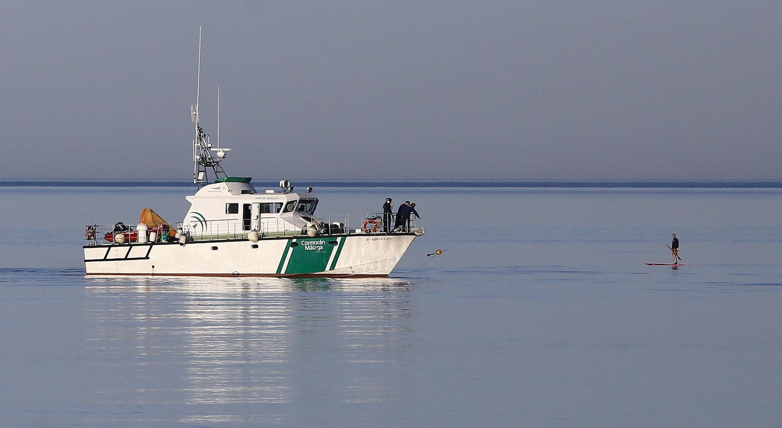 Runners y ciclistas salen al atardecer, en fotos