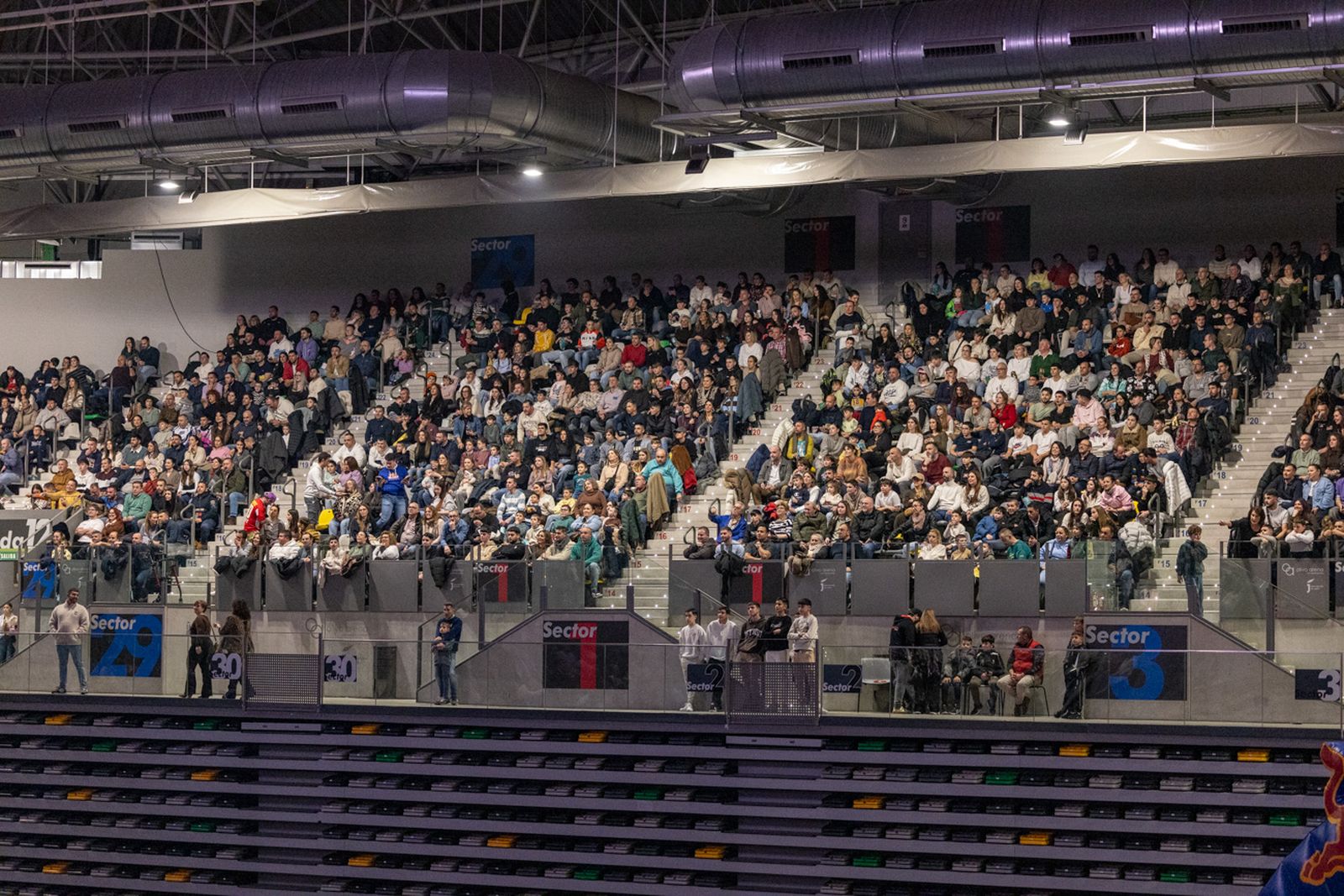 En imágenes: el Olivo Arena vibra con piruetas y motor en estado puro en el Soloflow Freestyle (1)