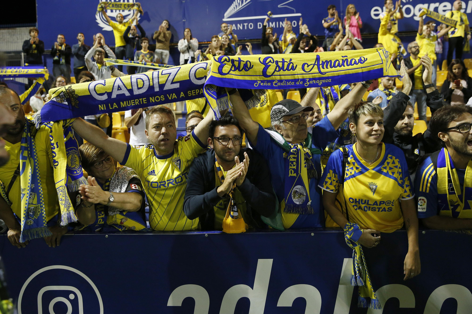 La afición amarilla animó a los suyos pese a la derrota.