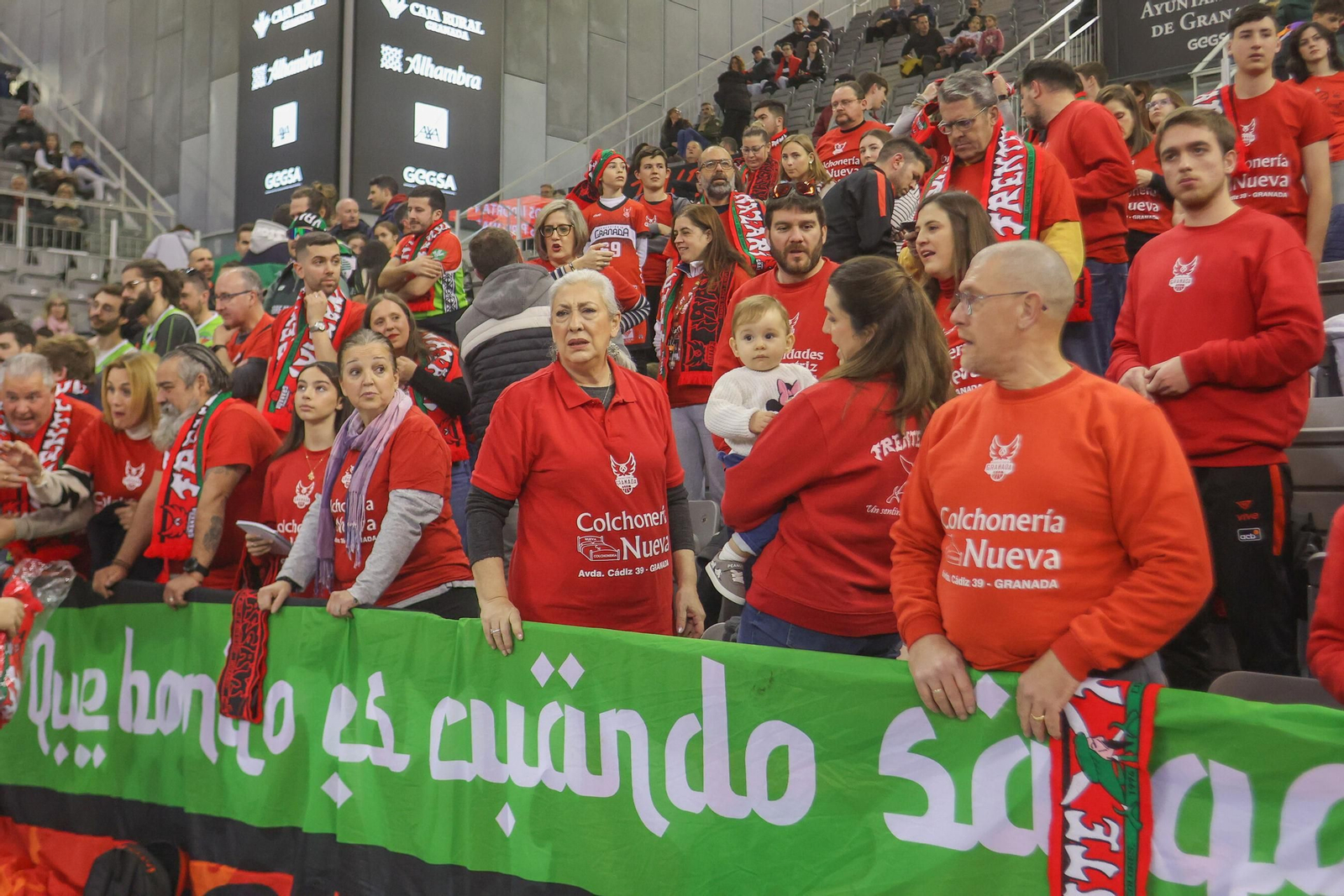 Encuéntrate en la grada del Palacio en el Covirán Granada-Girona