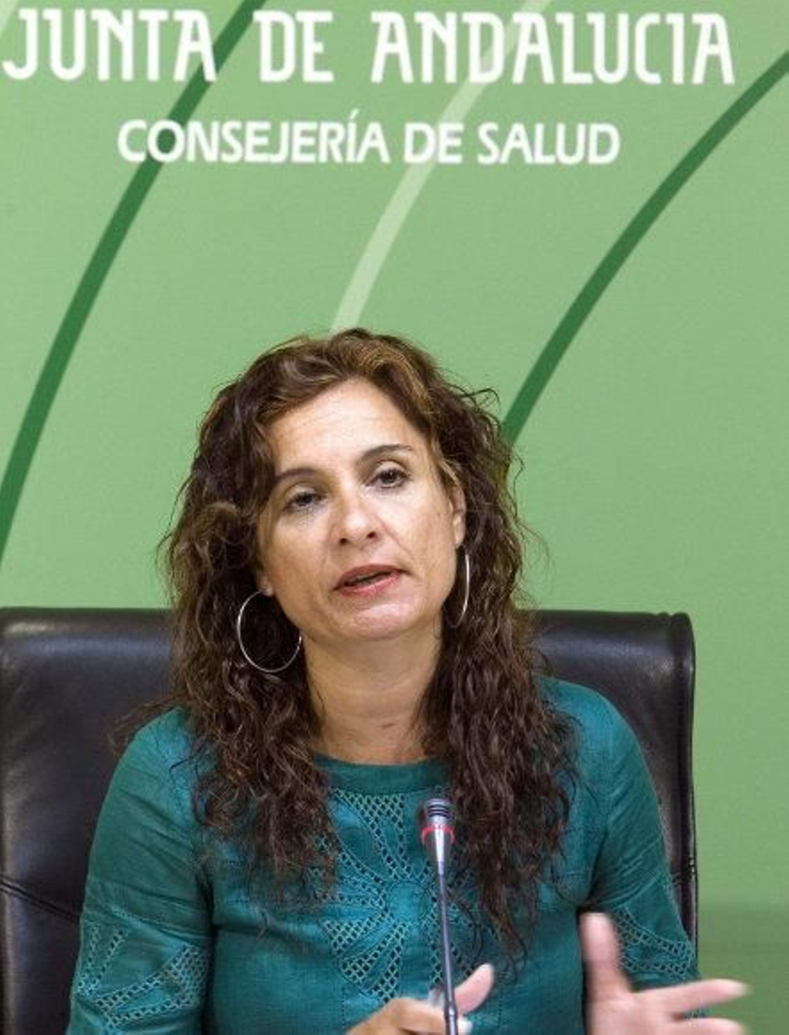 Sanidad asegura que la Junta cerró parcialmente centros de salud y urgencias en verano