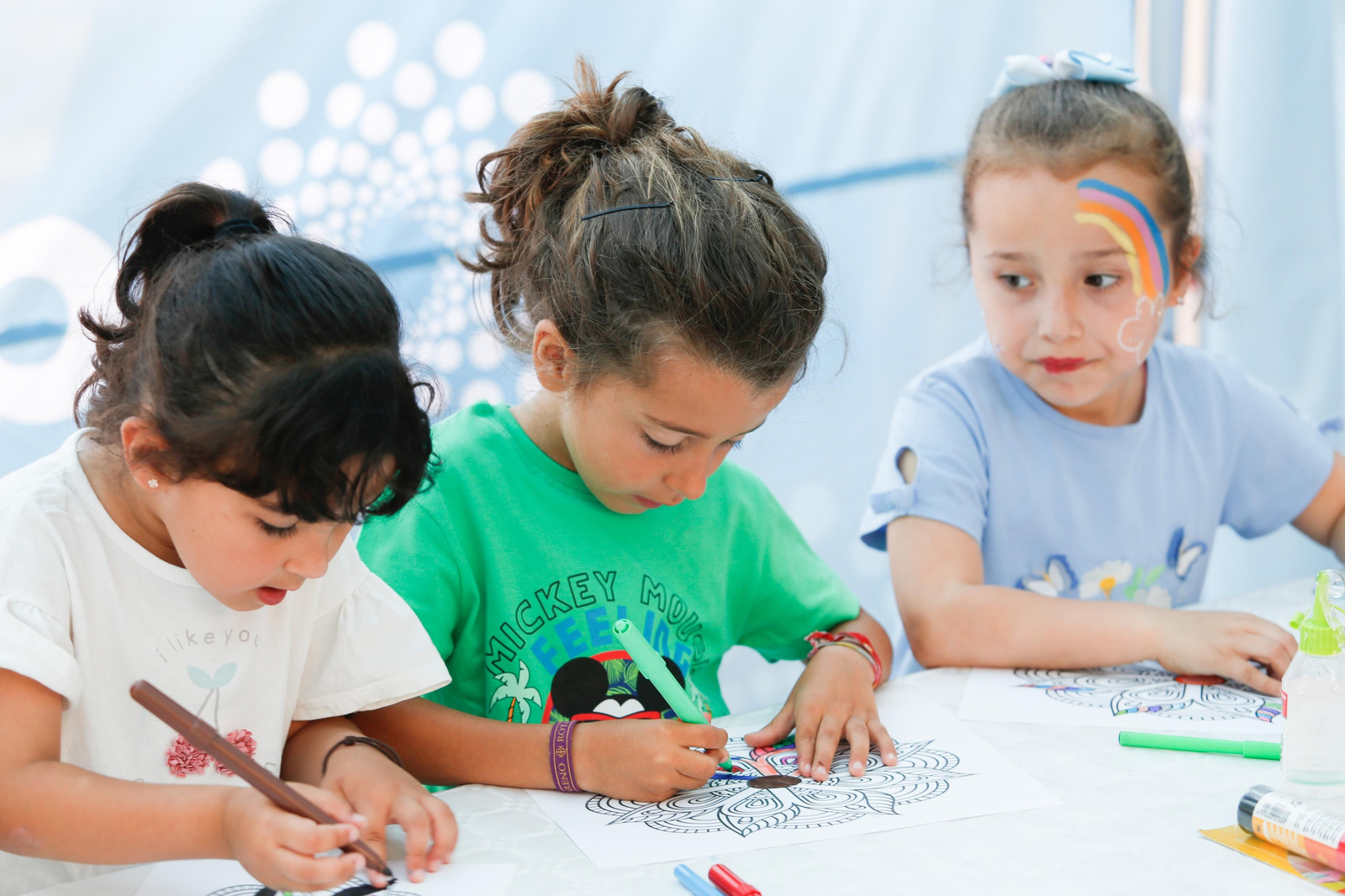 El festival "Calenduleando" transforma el parque María Cristina en un bosque encantado, en imágenes
