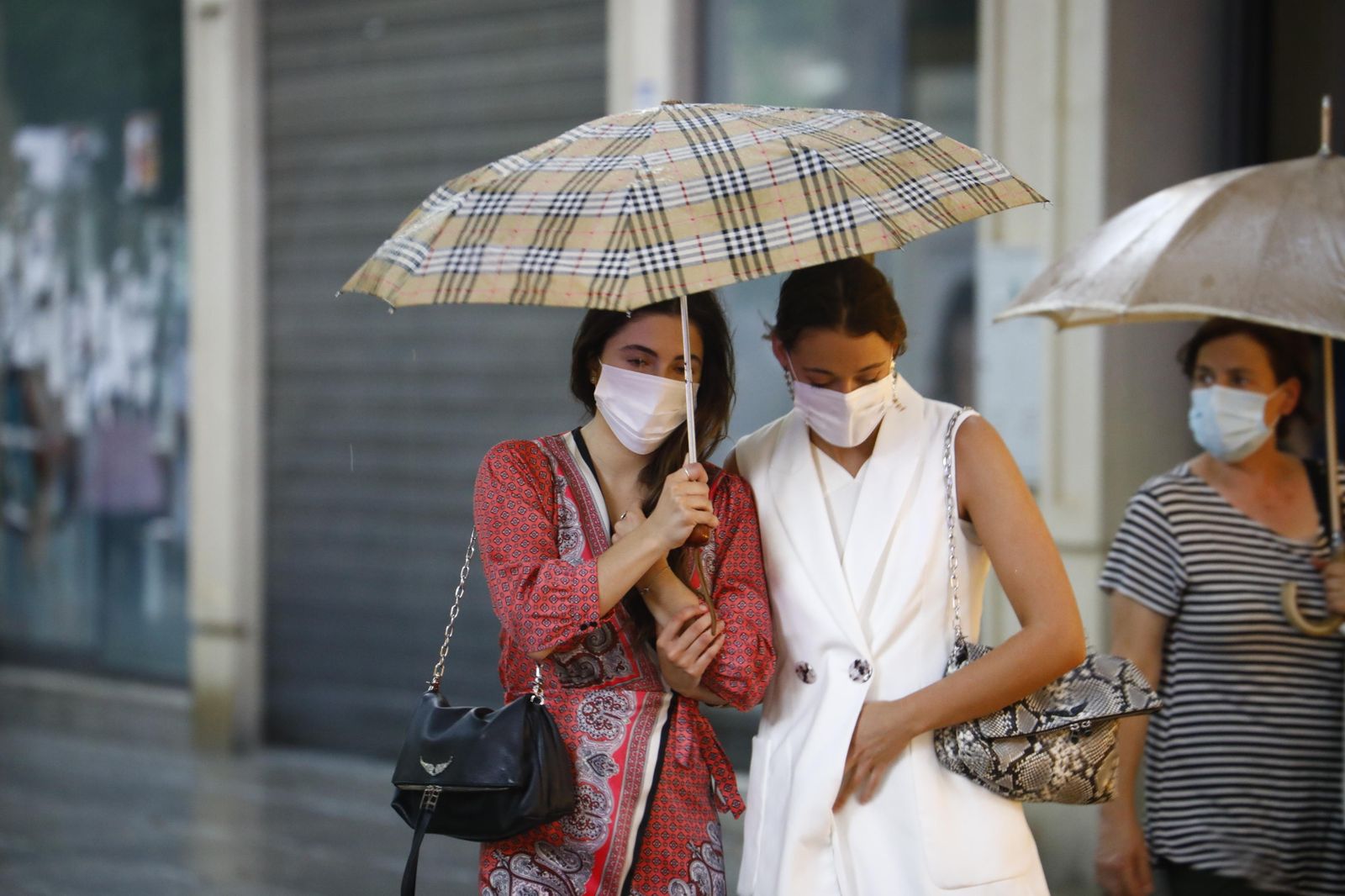 La tarde de tormenta y lluvia en Córdoba, en imágenes