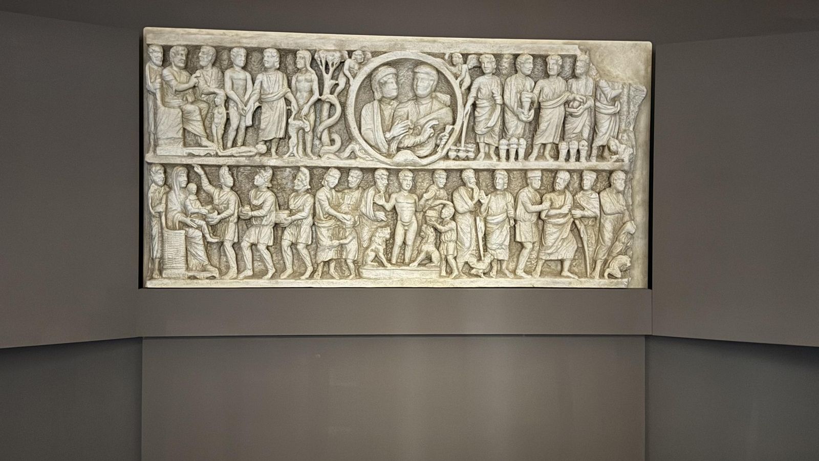 Réplica de un sarcófago dogmático cuyo origunal está en los Museos Vaticanos.