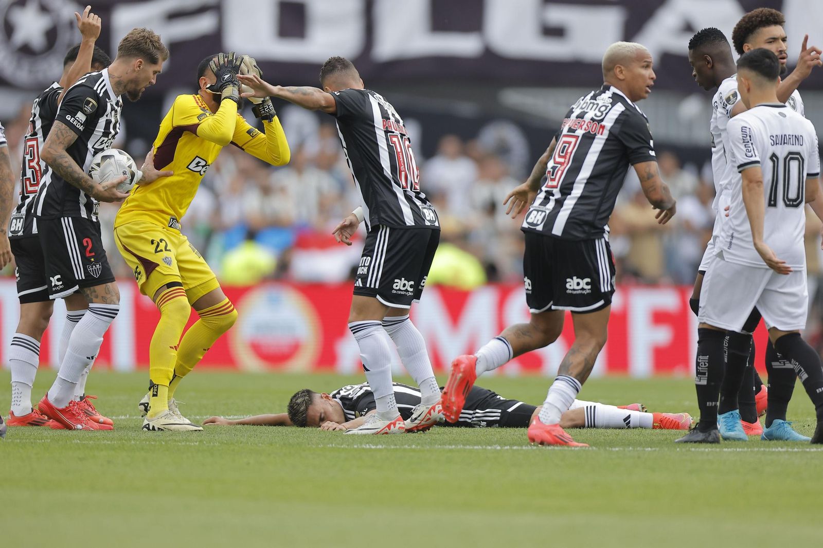Las fotos de una final de la Libertadores histórica; Botafogo, campeón con 10, ante Atlético Mineiro