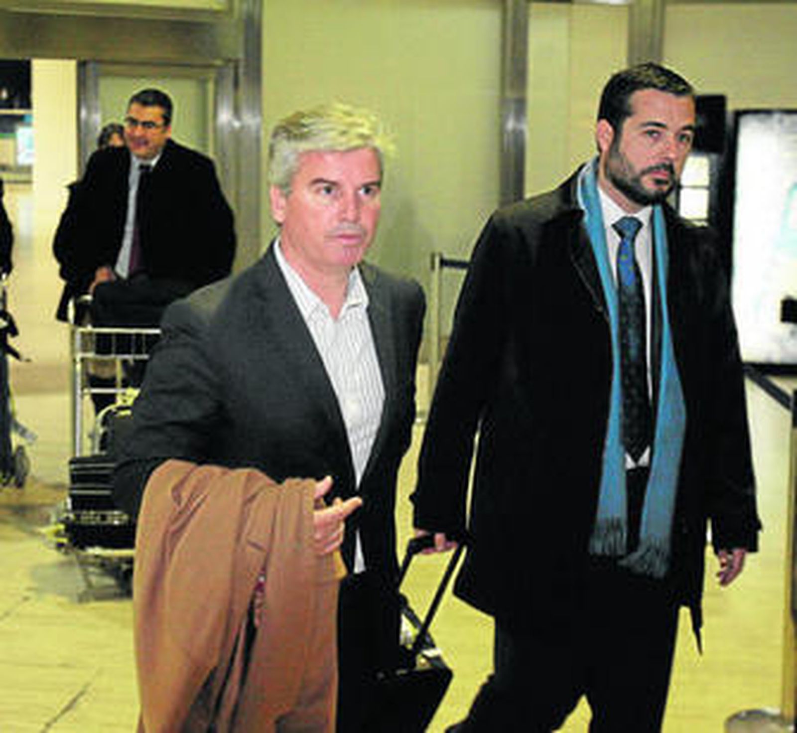 Miguel Guillén, junto a Julio Jiménez a su llegada a Santa Justa.