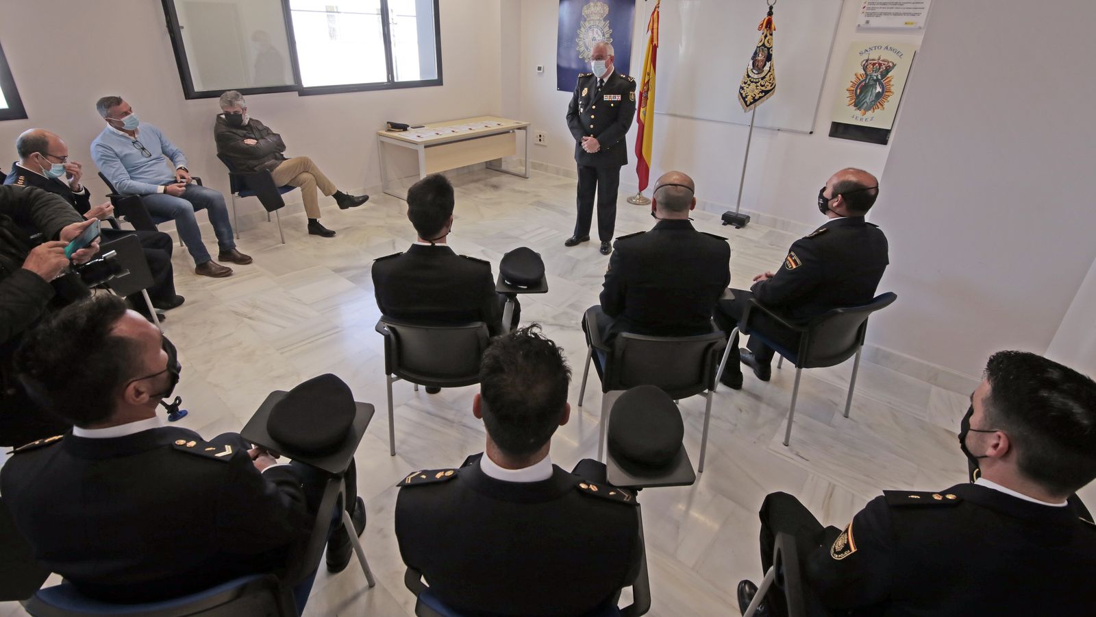 Medallas de Santo Angel en la comisaria de Jerez
