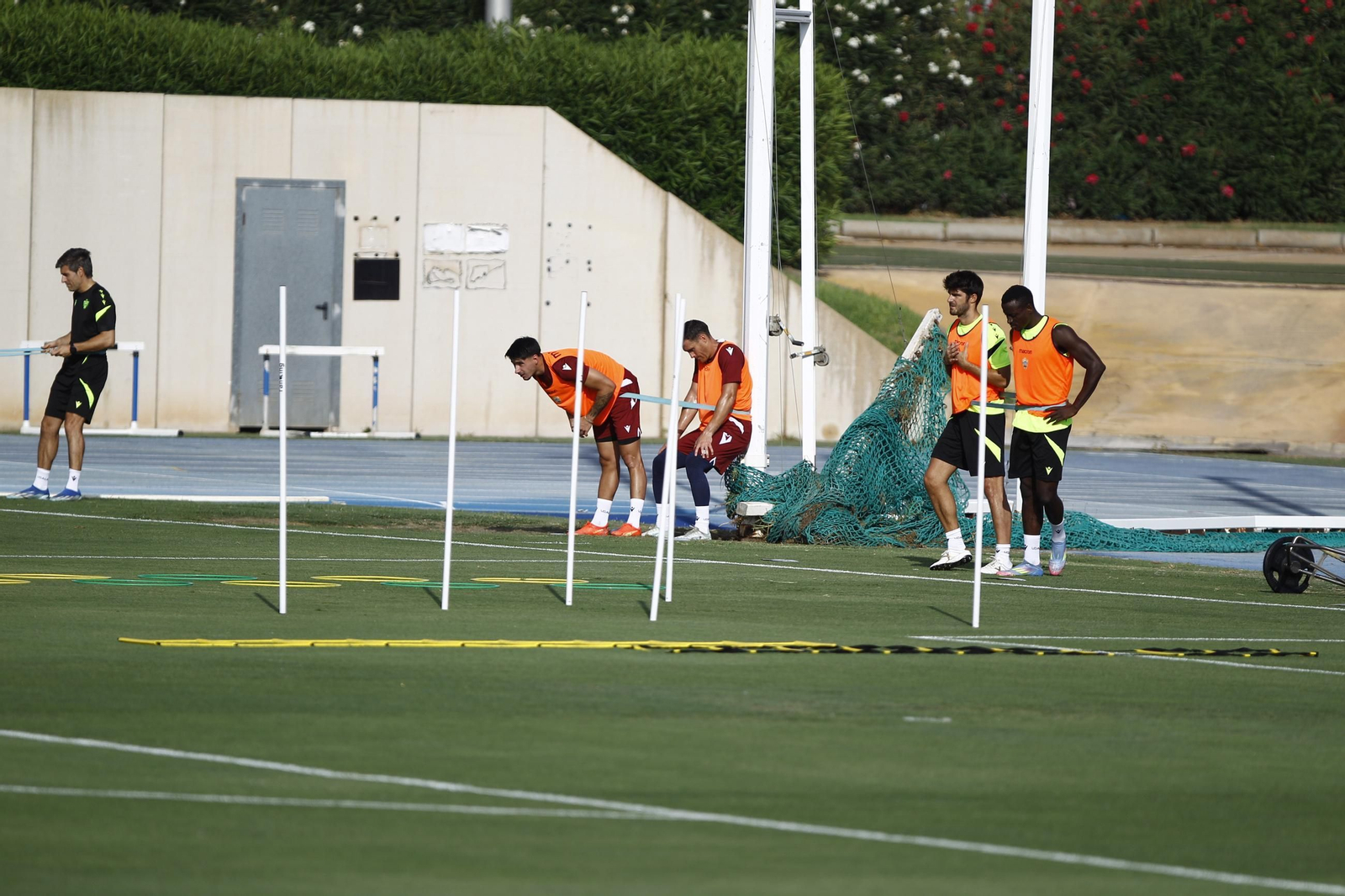 Primer entrenamiento de la Temporada 2025-2026 de la U.D. Almería, en imágenes