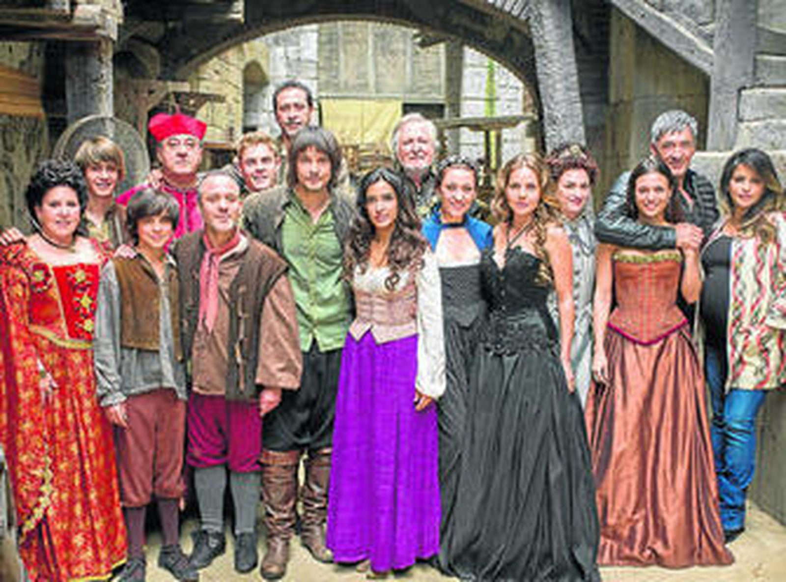 El elenco principal al completo de la serie 'Águila Roja' en esta quinta temporada.