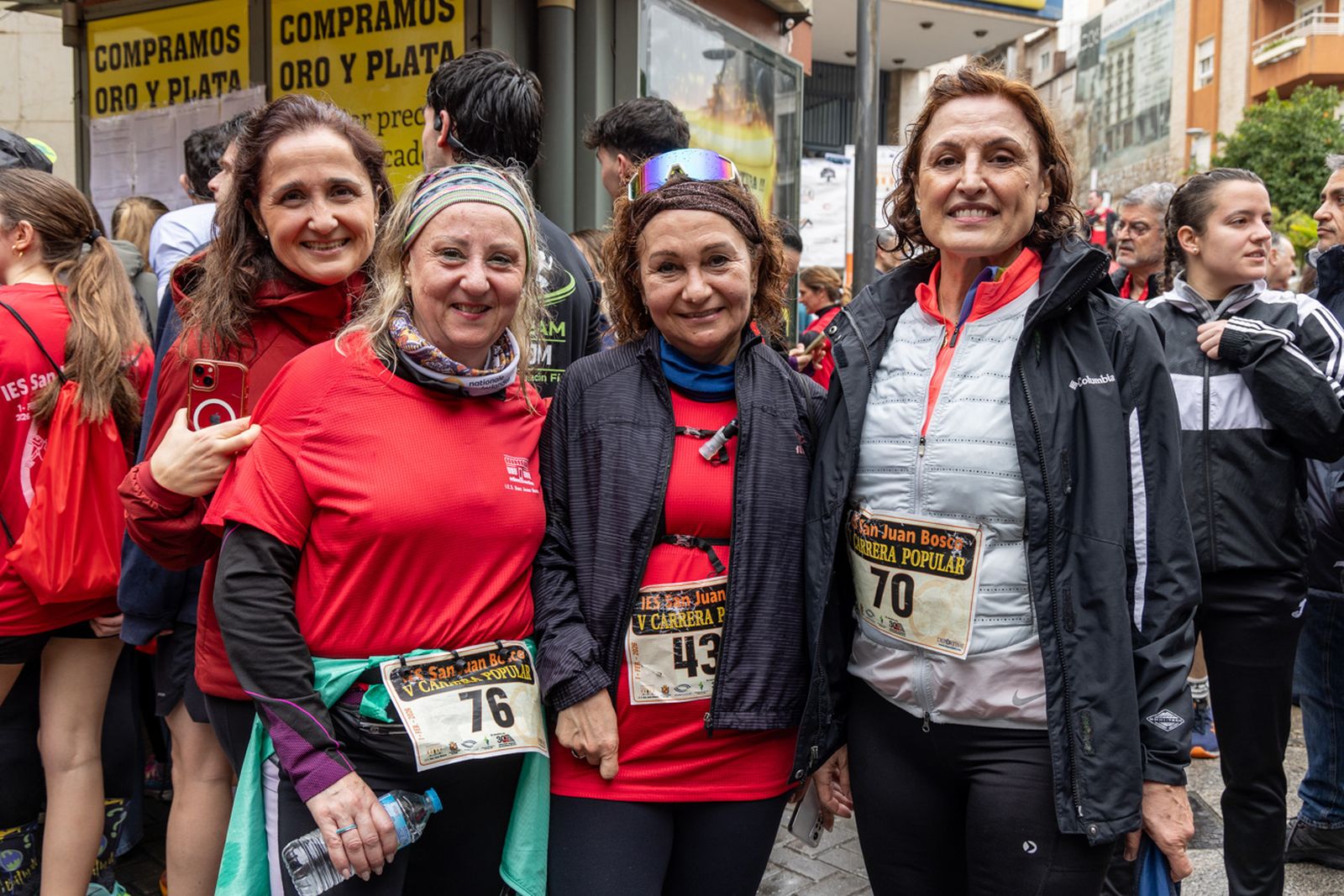 En imágenes: la lluvia no frena a más de un millar de corredores en la V Carrera Popular del IES San Juan Bosco (2)