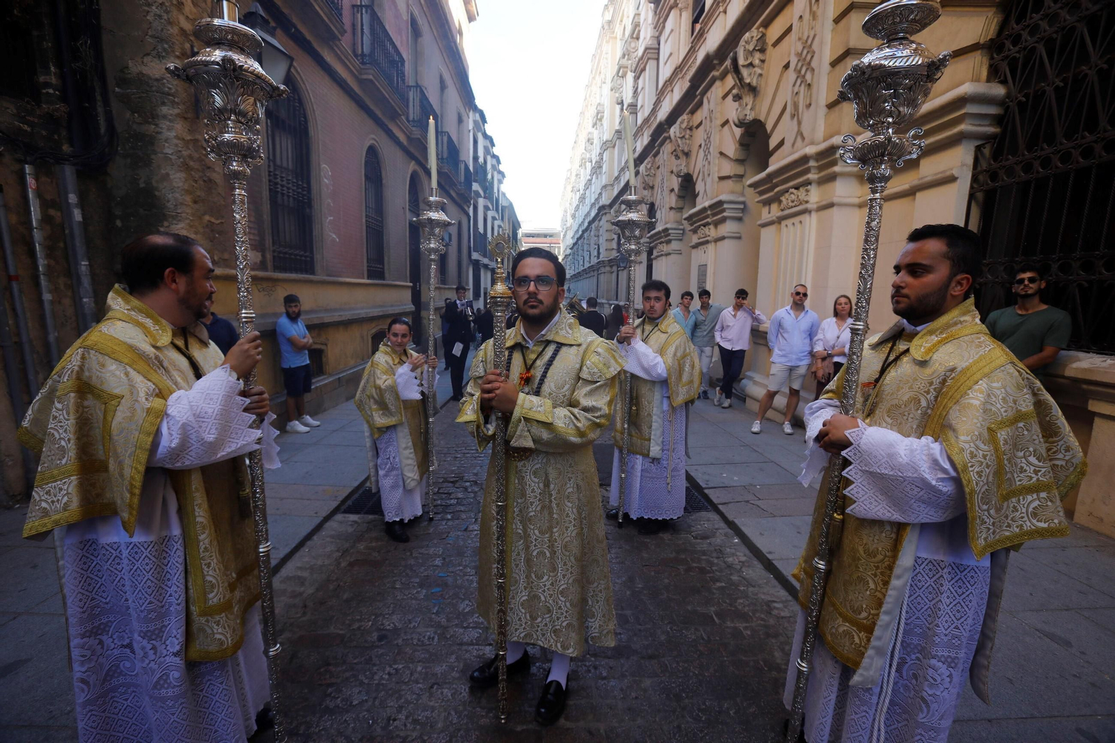 Las mejores fotos del traslado de la Divina Pastora de Córdoba