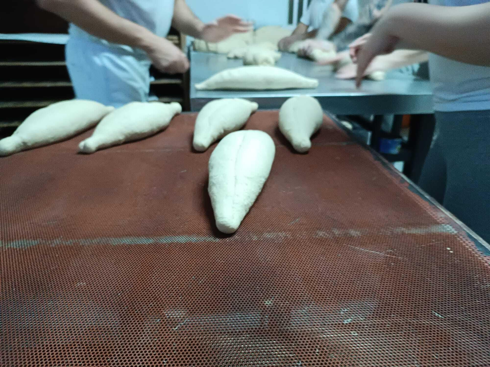 Una noche de trabajo en el obrador del pan de Pelayo Una noche de trabajo en el obrador del pan de Pelayo