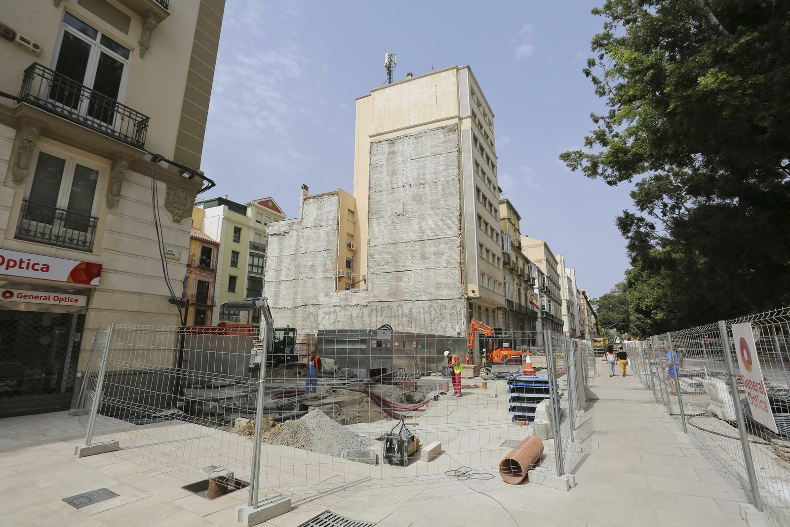 Fotos de la obra a contrarreloj en la Alameda Principal de Málaga