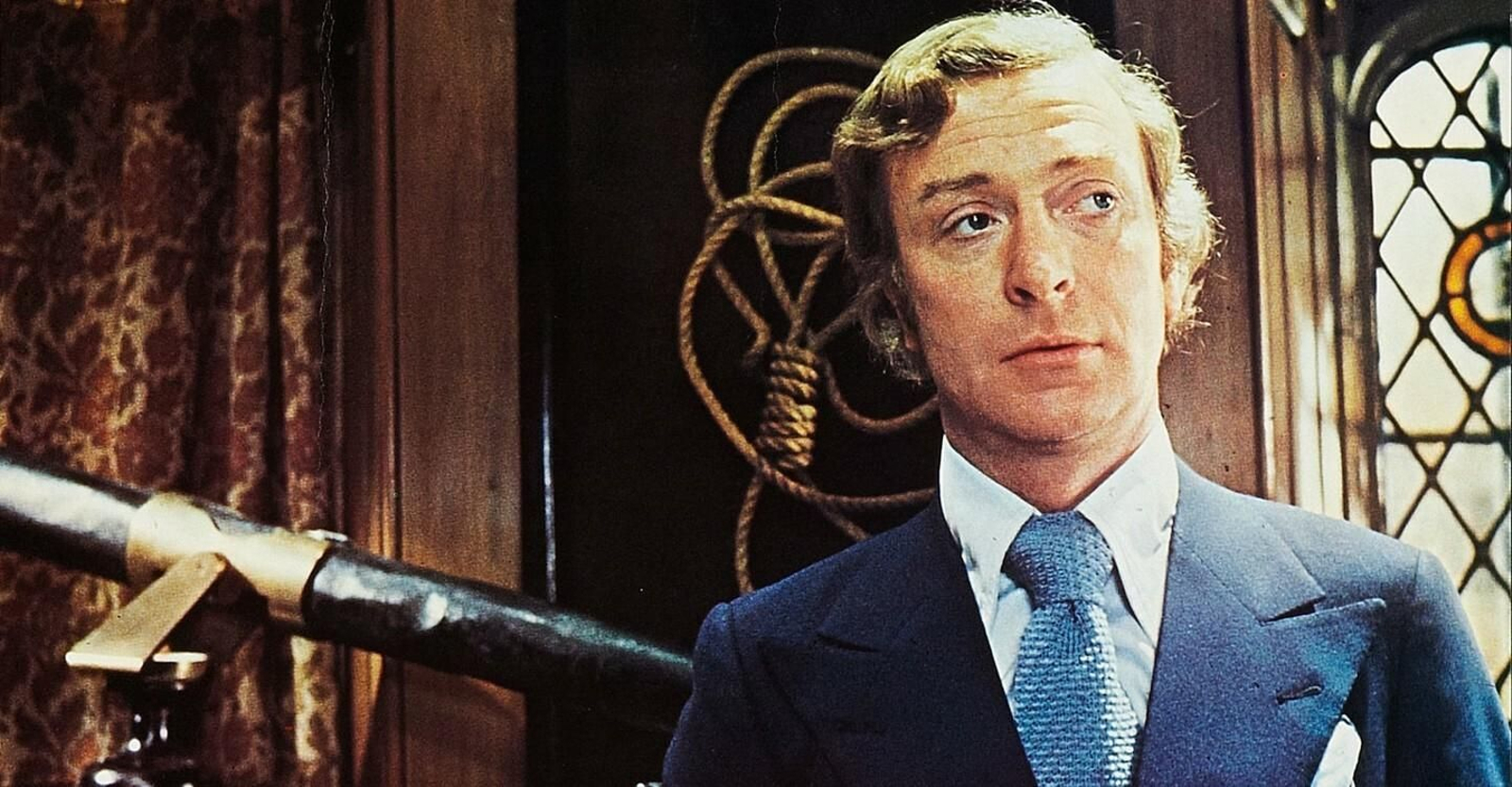 Michael Caine (Londres, 1933) en un fotograma de 'La huella' (1972).