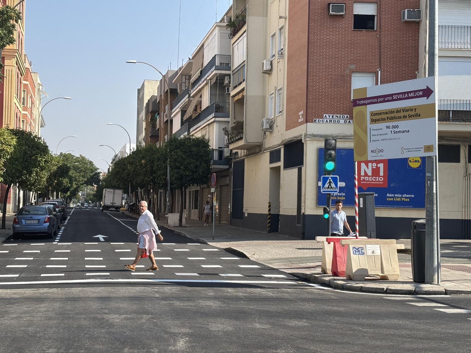 Vista de Marqués de Nervión con el nuevo asfalto.